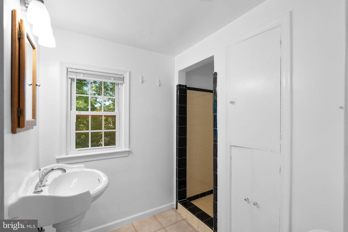 3000 WOODLAWN AVE, FALLS CHURCH, Virginia 22042, 4 Bedrooms Bedrooms, ,2 BathroomsBathrooms,Residential,For sale,3000 WOODLAWN AVE,VAFX2269472 MLS # VAFX2269472