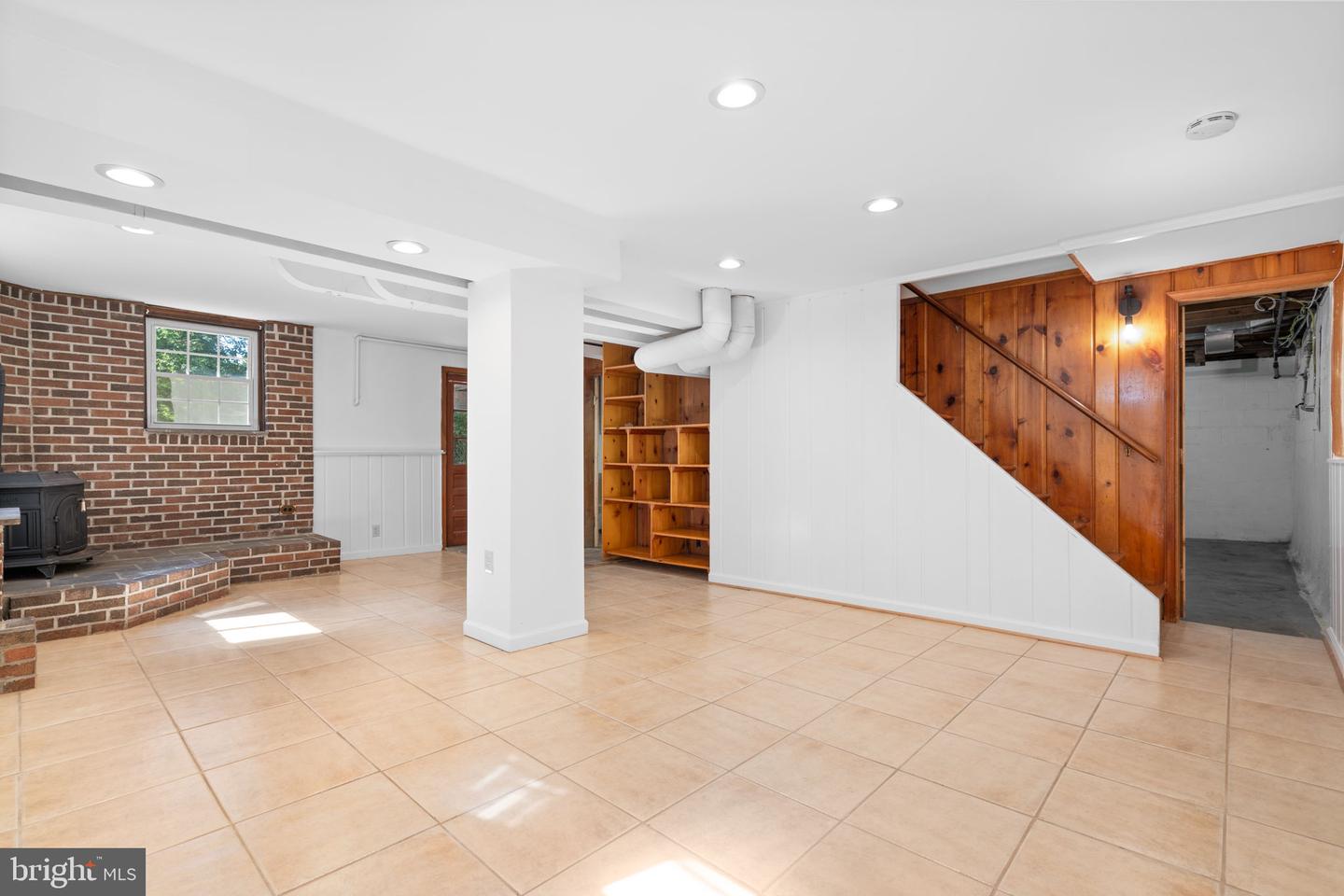 3000 WOODLAWN AVE, FALLS CHURCH, Virginia 22042, 4 Bedrooms Bedrooms, ,2 BathroomsBathrooms,Residential,For sale,3000 WOODLAWN AVE,VAFX2269472 MLS # VAFX2269472