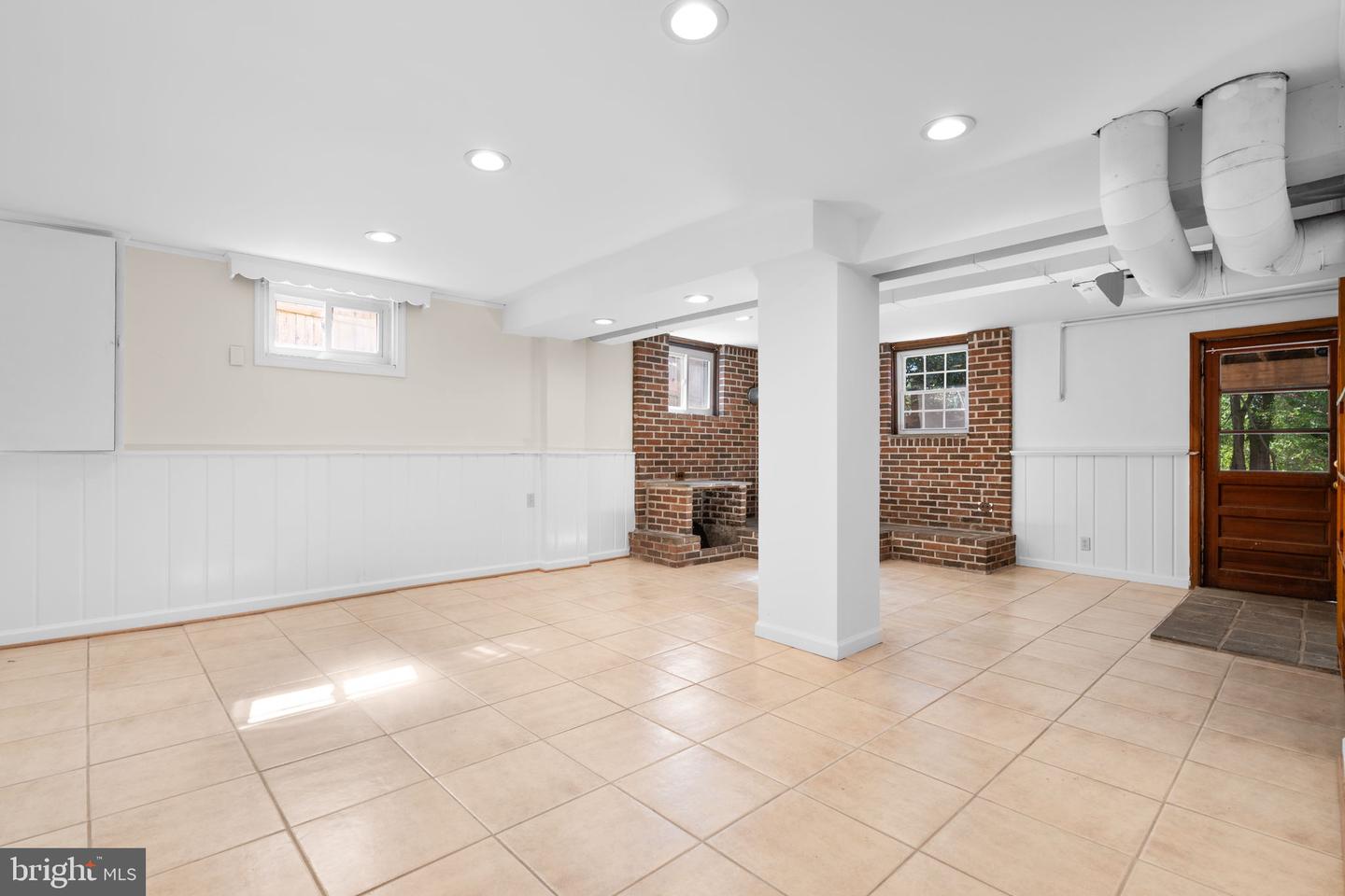 3000 WOODLAWN AVE, FALLS CHURCH, Virginia 22042, 4 Bedrooms Bedrooms, ,2 BathroomsBathrooms,Residential,For sale,3000 WOODLAWN AVE,VAFX2269472 MLS # VAFX2269472