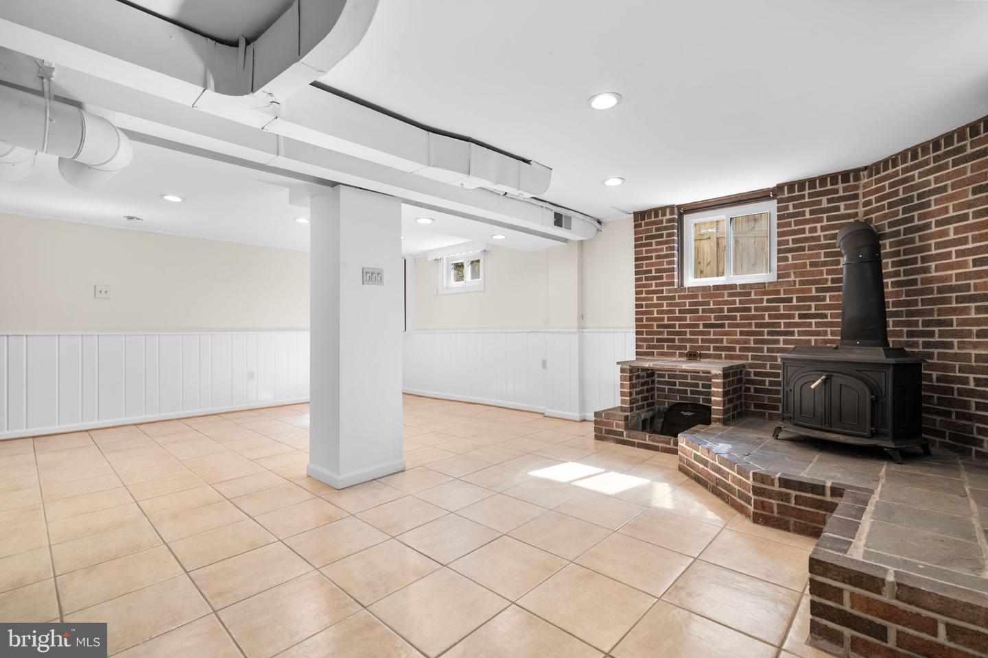 3000 WOODLAWN AVE, FALLS CHURCH, Virginia 22042, 4 Bedrooms Bedrooms, ,2 BathroomsBathrooms,Residential,For sale,3000 WOODLAWN AVE,VAFX2269472 MLS # VAFX2269472