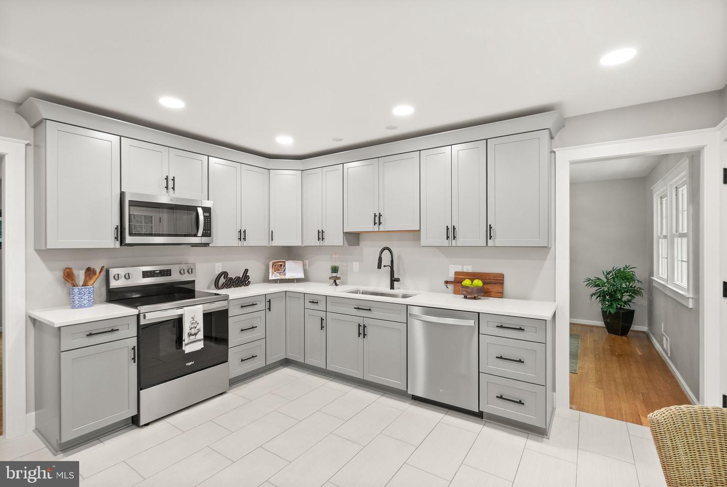 2407 LISBON LN, ALEXANDRIA, Virginia 22306, 4 Bedrooms Bedrooms, ,2 BathroomsBathrooms,Residential,For sale,2407 LISBON LN,VAFX2269504 MLS # VAFX2269504