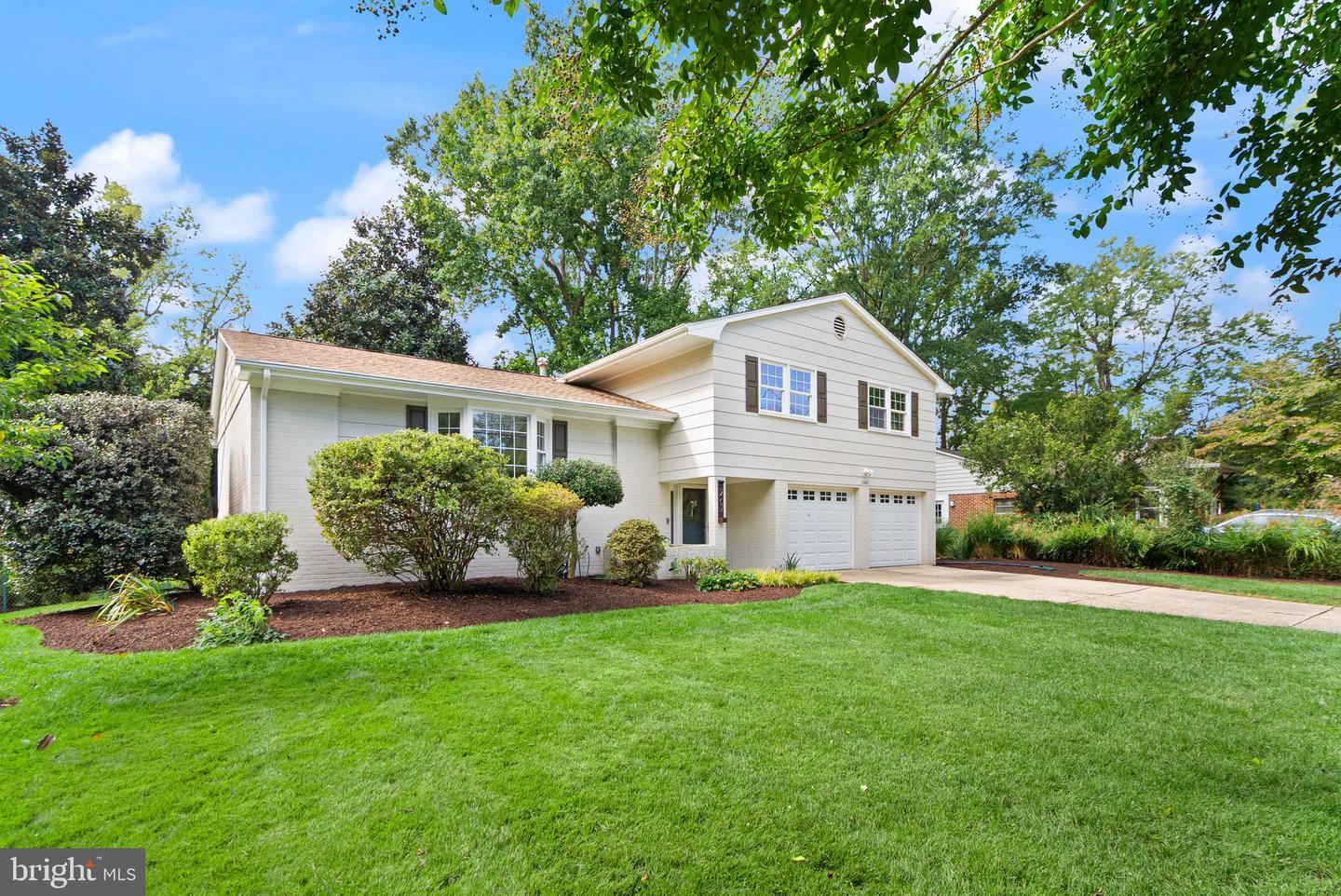 2407 LISBON LN, ALEXANDRIA, Virginia 22306, 4 Bedrooms Bedrooms, ,2 BathroomsBathrooms,Residential,For sale,2407 LISBON LN,VAFX2269504 MLS # VAFX2269504