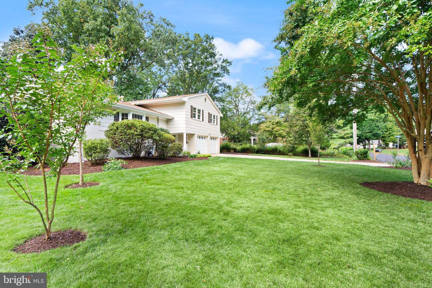 2407 LISBON LN, ALEXANDRIA, Virginia 22306, 4 Bedrooms Bedrooms, ,2 BathroomsBathrooms,Residential,For sale,2407 LISBON LN,VAFX2269504 MLS # VAFX2269504