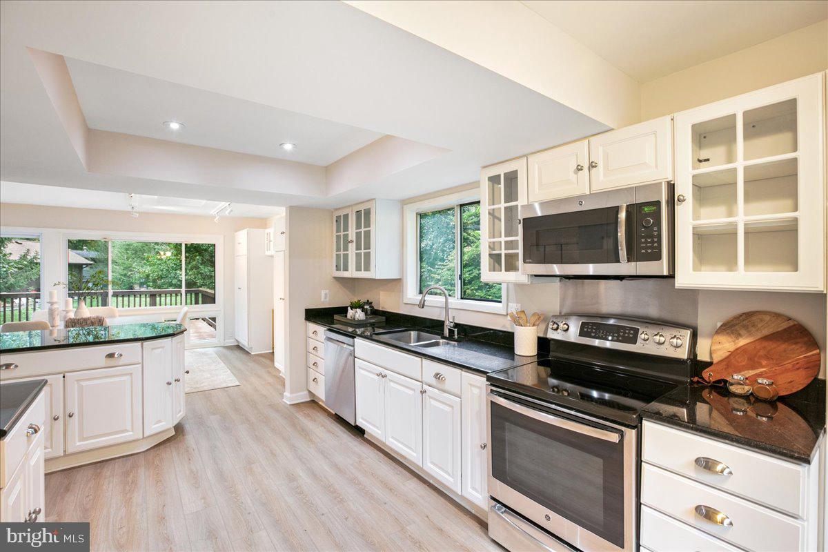 4302 WAKEFIELD DR, ANNANDALE, Virginia 22003, 4 Bedrooms Bedrooms, ,3 BathroomsBathrooms,Residential,For sale,4302 WAKEFIELD DR,VAFX2269608 MLS # VAFX2269608