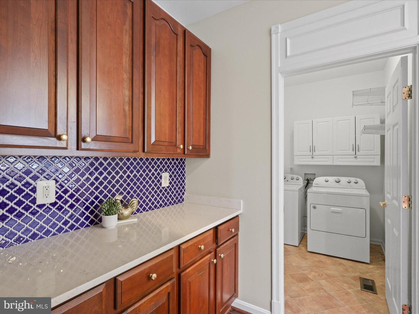 6004 HORTONS MILL CT, HAYMARKET, Virginia 20169, 5 Bedrooms Bedrooms, ,2 BathroomsBathrooms,Residential,For sale,6004 HORTONS MILL CT,VAPW2104872 MLS # VAPW2104872