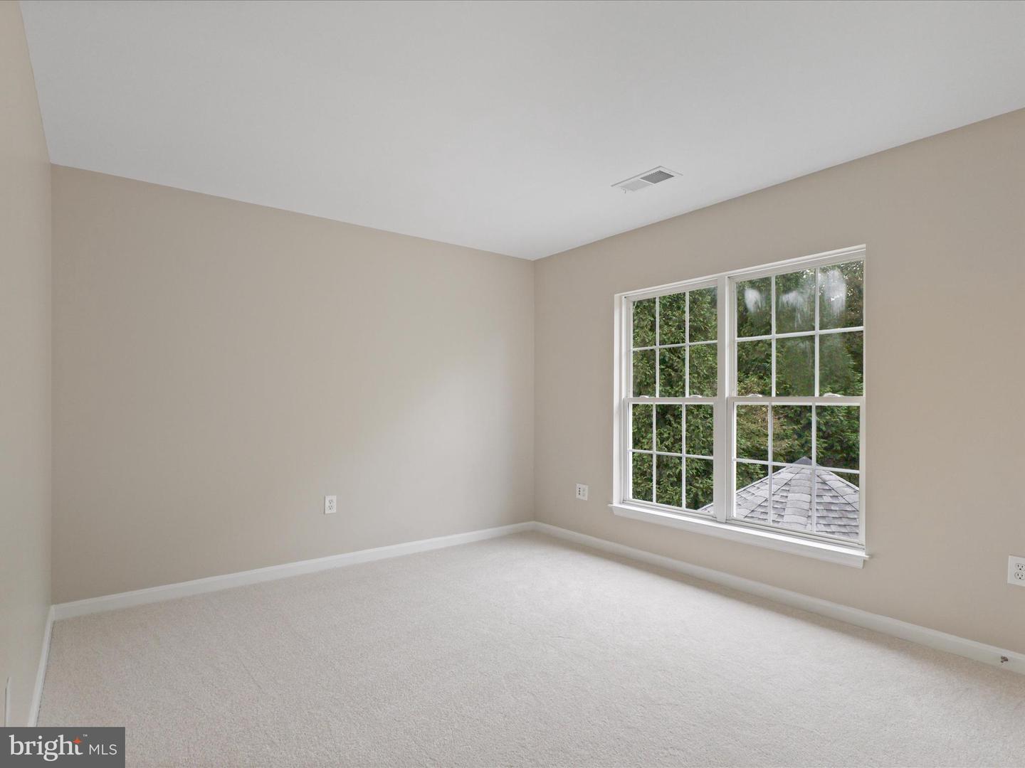 6004 HORTONS MILL CT, HAYMARKET, Virginia 20169, 5 Bedrooms Bedrooms, ,2 BathroomsBathrooms,Residential,For sale,6004 HORTONS MILL CT,VAPW2104872 MLS # VAPW2104872