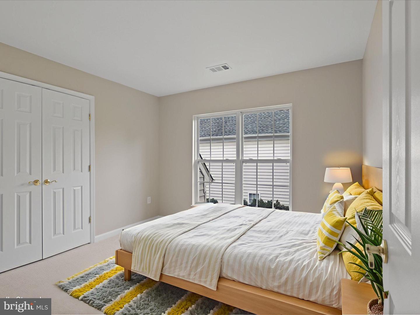 6004 HORTONS MILL CT, HAYMARKET, Virginia 20169, 5 Bedrooms Bedrooms, ,2 BathroomsBathrooms,Residential,For sale,6004 HORTONS MILL CT,VAPW2104872 MLS # VAPW2104872