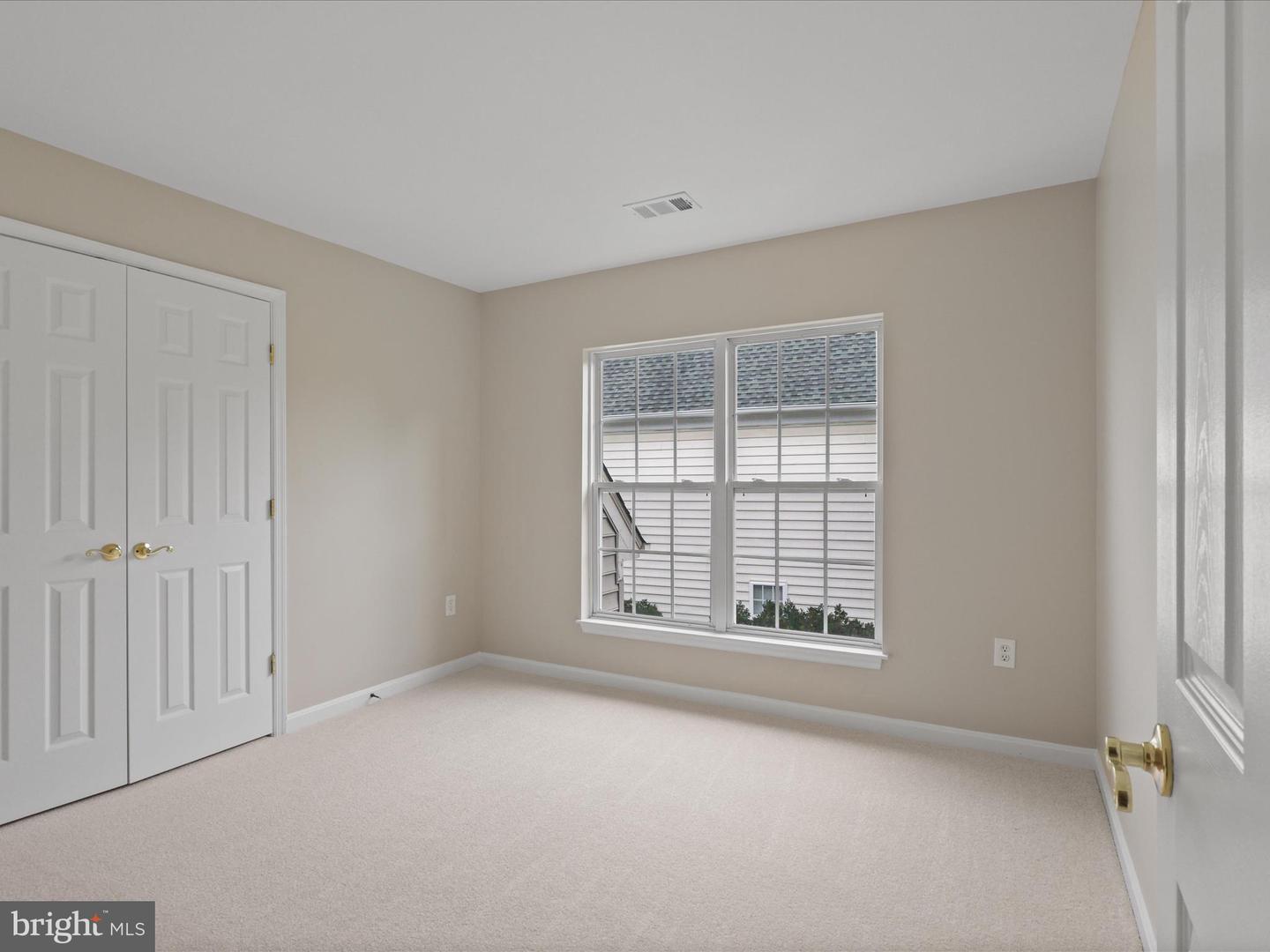 6004 HORTONS MILL CT, HAYMARKET, Virginia 20169, 5 Bedrooms Bedrooms, ,2 BathroomsBathrooms,Residential,For sale,6004 HORTONS MILL CT,VAPW2104872 MLS # VAPW2104872