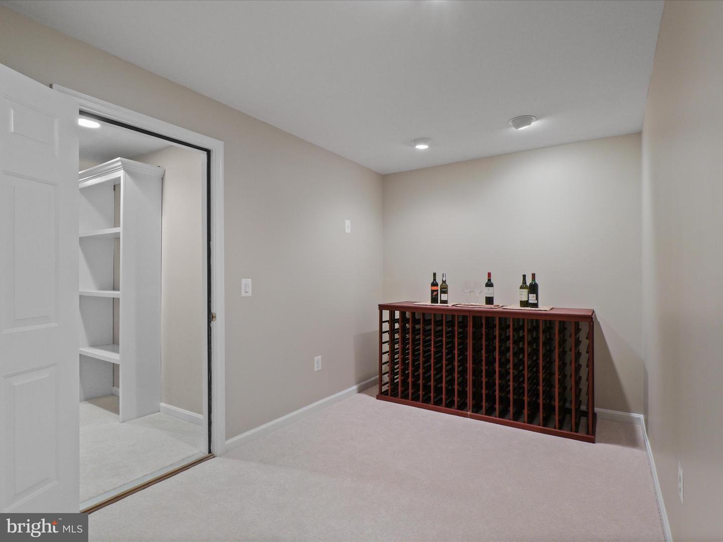 6004 HORTONS MILL CT, HAYMARKET, Virginia 20169, 5 Bedrooms Bedrooms, ,2 BathroomsBathrooms,Residential,For sale,6004 HORTONS MILL CT,VAPW2104872 MLS # VAPW2104872