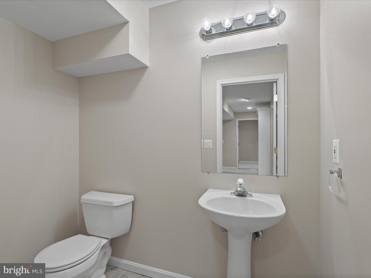 6004 HORTONS MILL CT, HAYMARKET, Virginia 20169, 5 Bedrooms Bedrooms, ,2 BathroomsBathrooms,Residential,For sale,6004 HORTONS MILL CT,VAPW2104872 MLS # VAPW2104872