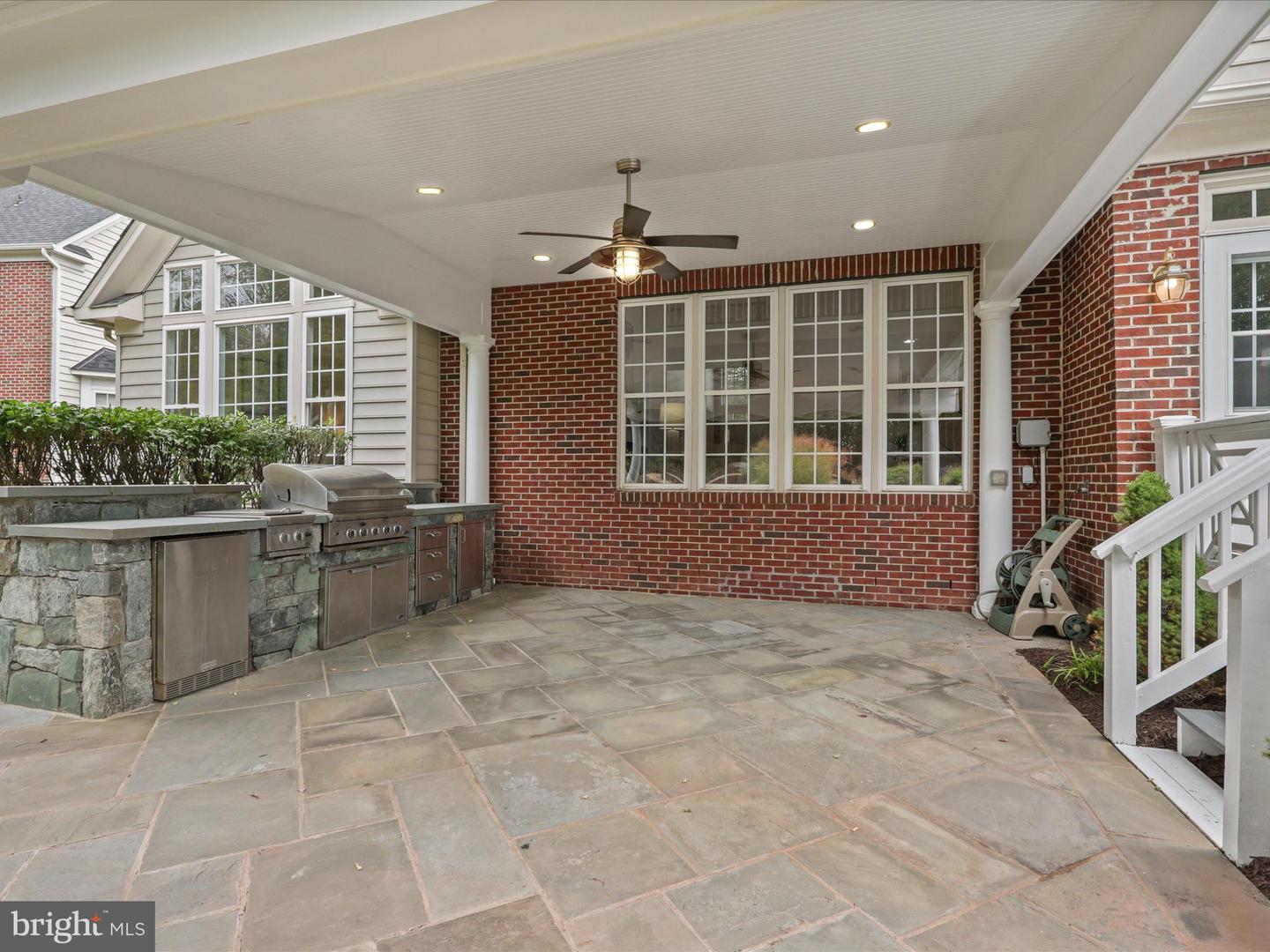 6004 HORTONS MILL CT, HAYMARKET, Virginia 20169, 5 Bedrooms Bedrooms, ,2 BathroomsBathrooms,Residential,For sale,6004 HORTONS MILL CT,VAPW2104872 MLS # VAPW2104872