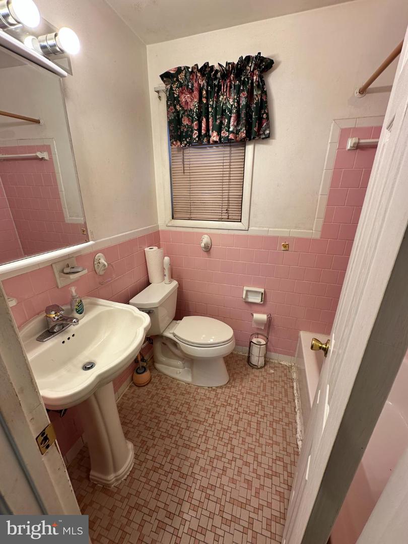 5510 HAYES ST NE, WASHINGTON, District Of Columbia 20019, 3 Bedrooms Bedrooms, 5 Rooms Rooms,2 BathroomsBathrooms,Residential,For sale,5510 HAYES ST NE,DCDC2224552 MLS # DCDC2224552