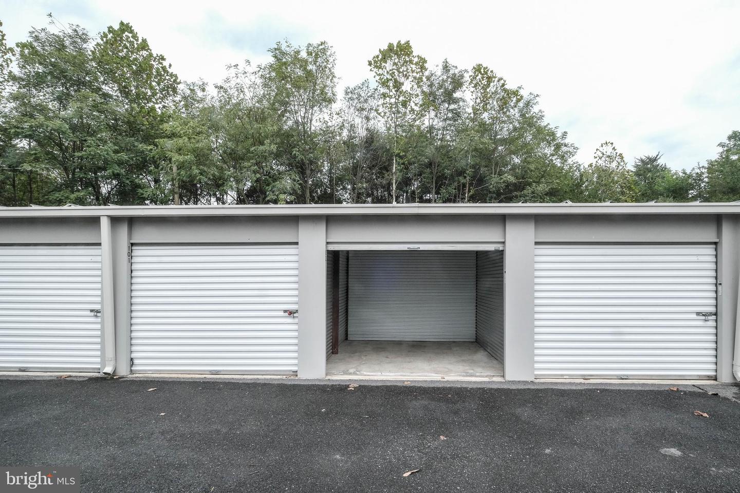 2915 DISMAL HOLLOW RD, LINDEN, Virginia 22642, ,Land,For sale,2915 DISMAL HOLLOW RD,VAWR2012504 MLS # VAWR2012504
