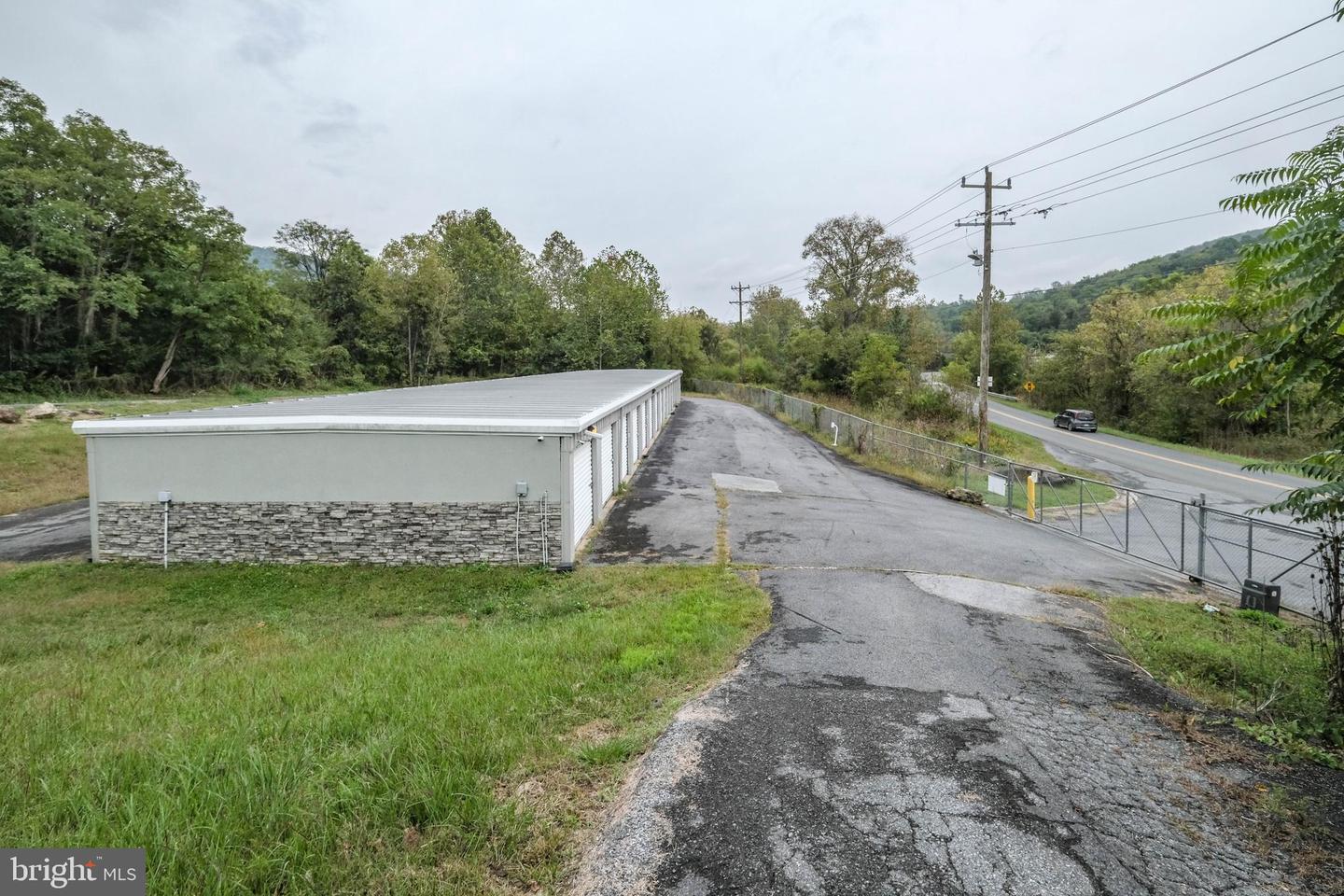 2915 DISMAL HOLLOW RD, LINDEN, Virginia 22642, ,Land,For sale,2915 DISMAL HOLLOW RD,VAWR2012504 MLS # VAWR2012504