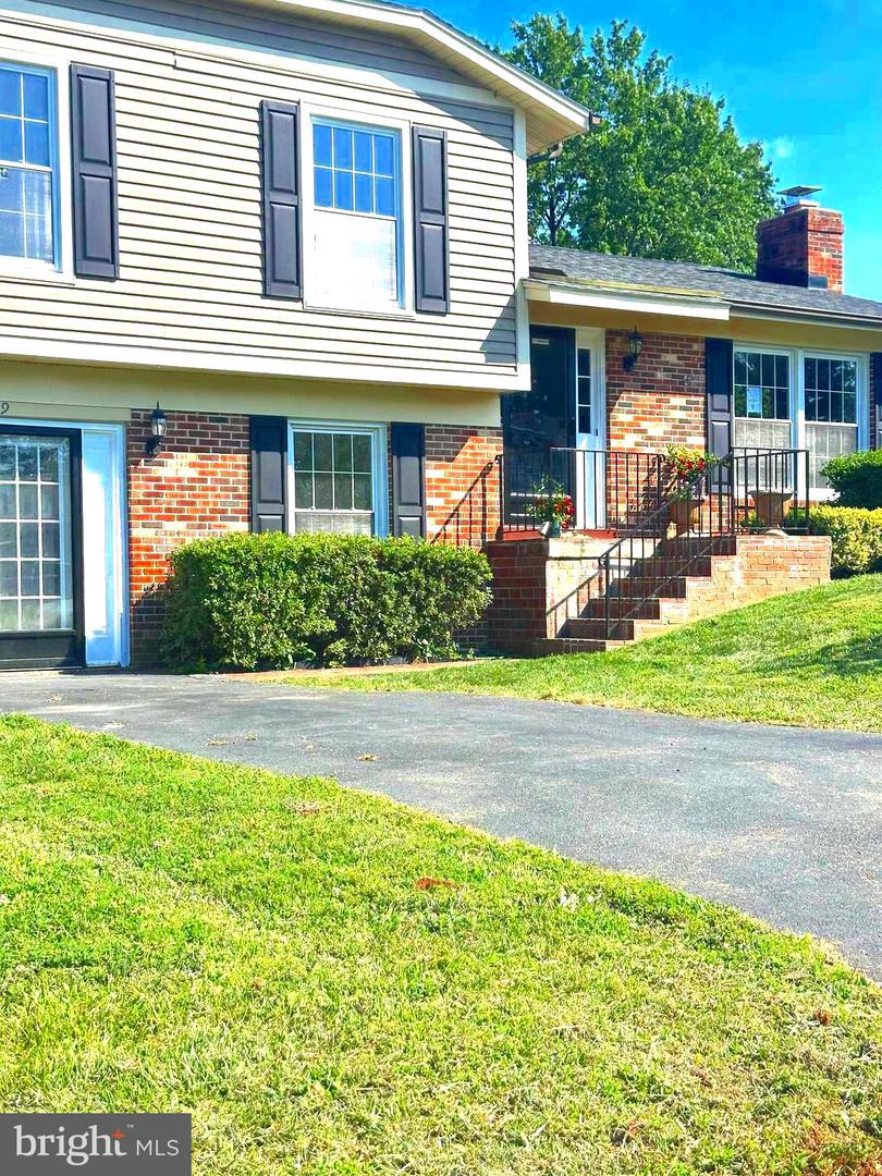 8959 ROLLING RD, MANASSAS, Virginia 20110, 4 Bedrooms Bedrooms, ,2 BathroomsBathrooms,Residential,For sale,8959 ROLLING RD,VAMN2008266 MLS # VAMN2008266