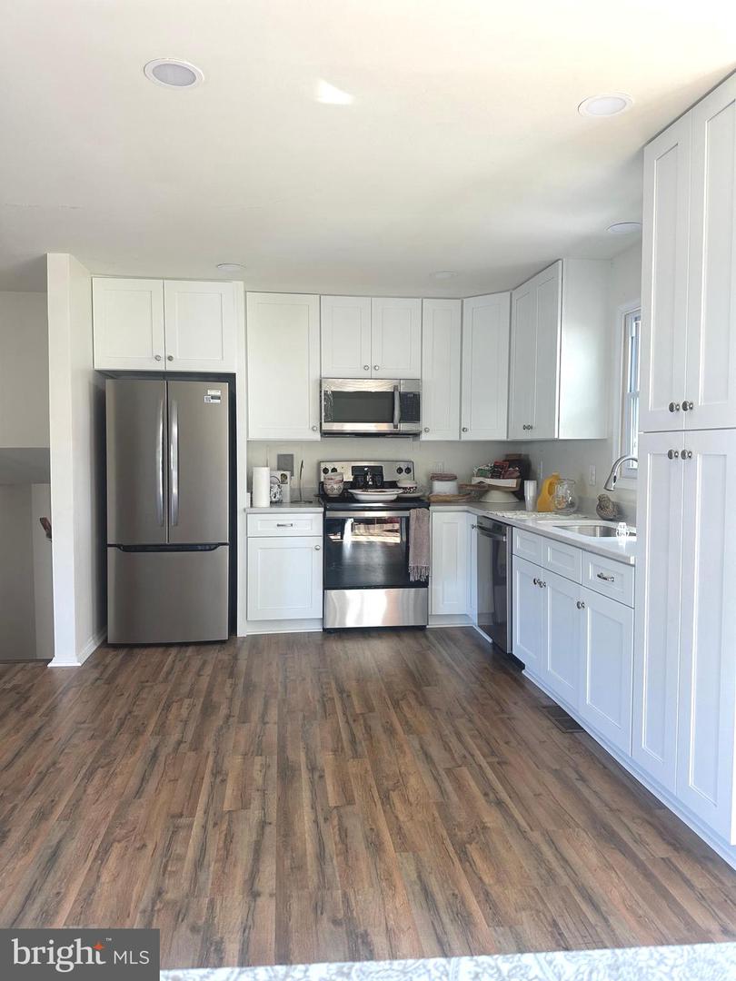 8959 ROLLING RD, MANASSAS, Virginia 20110, 4 Bedrooms Bedrooms, ,2 BathroomsBathrooms,Residential,For sale,8959 ROLLING RD,VAMN2008266 MLS # VAMN2008266