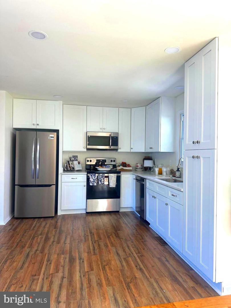 8959 ROLLING RD, MANASSAS, Virginia 20110, 4 Bedrooms Bedrooms, ,2 BathroomsBathrooms,Residential,For sale,8959 ROLLING RD,VAMN2008266 MLS # VAMN2008266