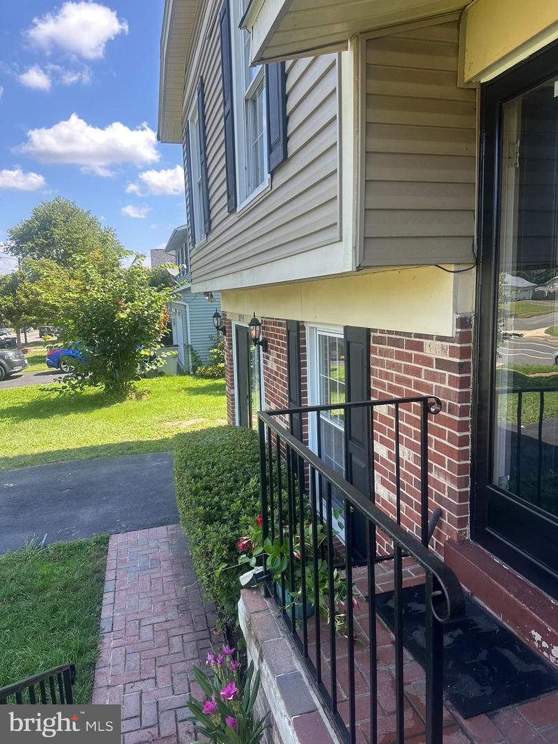 8959 ROLLING RD, MANASSAS, Virginia 20110, 4 Bedrooms Bedrooms, ,2 BathroomsBathrooms,Residential,For sale,8959 ROLLING RD,VAMN2008266 MLS # VAMN2008266