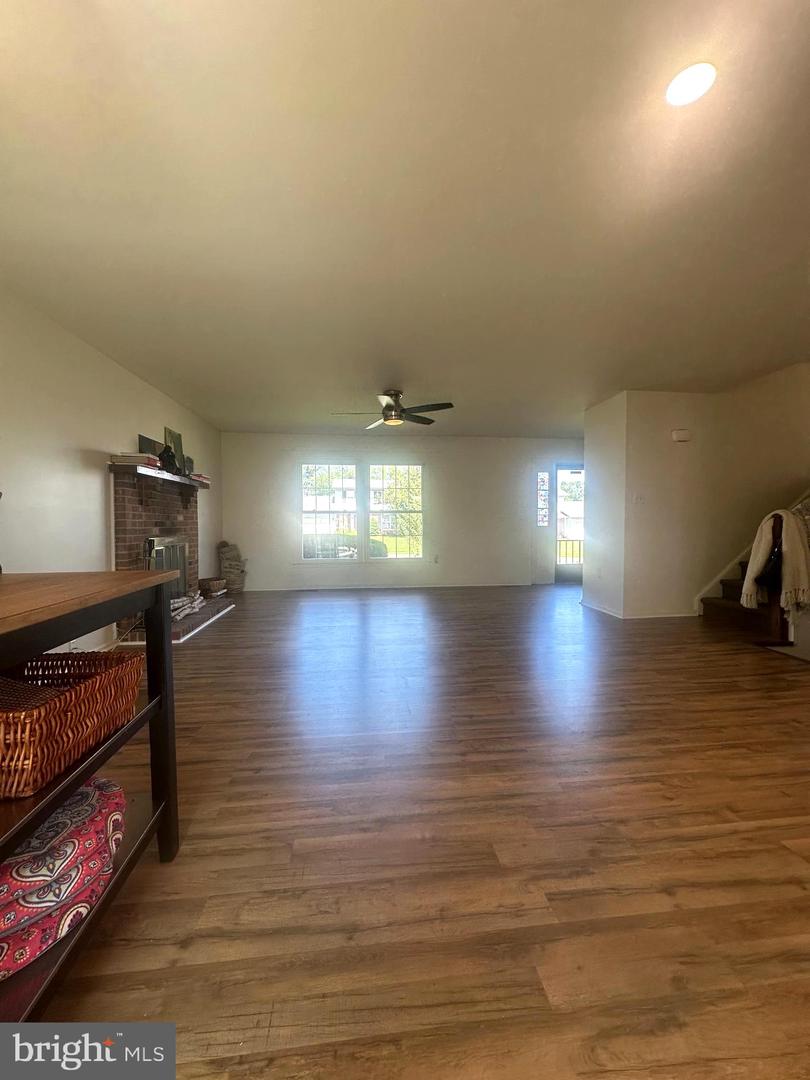 8959 ROLLING RD, MANASSAS, Virginia 20110, 4 Bedrooms Bedrooms, ,2 BathroomsBathrooms,Residential,For sale,8959 ROLLING RD,VAMN2008266 MLS # VAMN2008266
