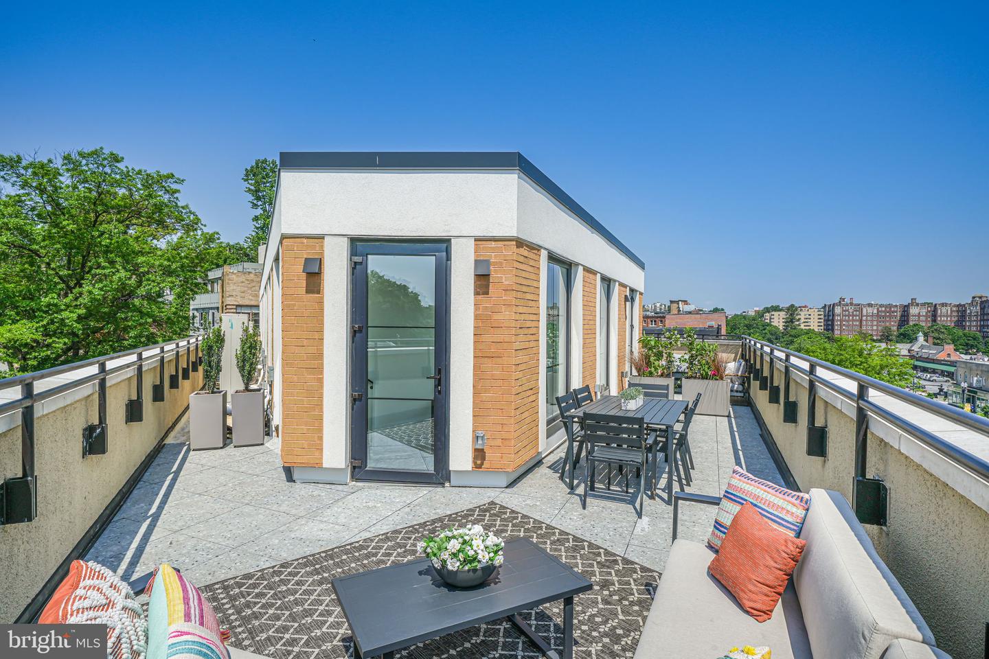 2901 NEWARK ST NW, WASHINGTON, District Of Columbia 20008, 2 Bedrooms Bedrooms, ,2 BathroomsBathrooms,Residential,For sale,2901 NEWARK ST NW,DCDC2201556 MLS # DCDC2201556