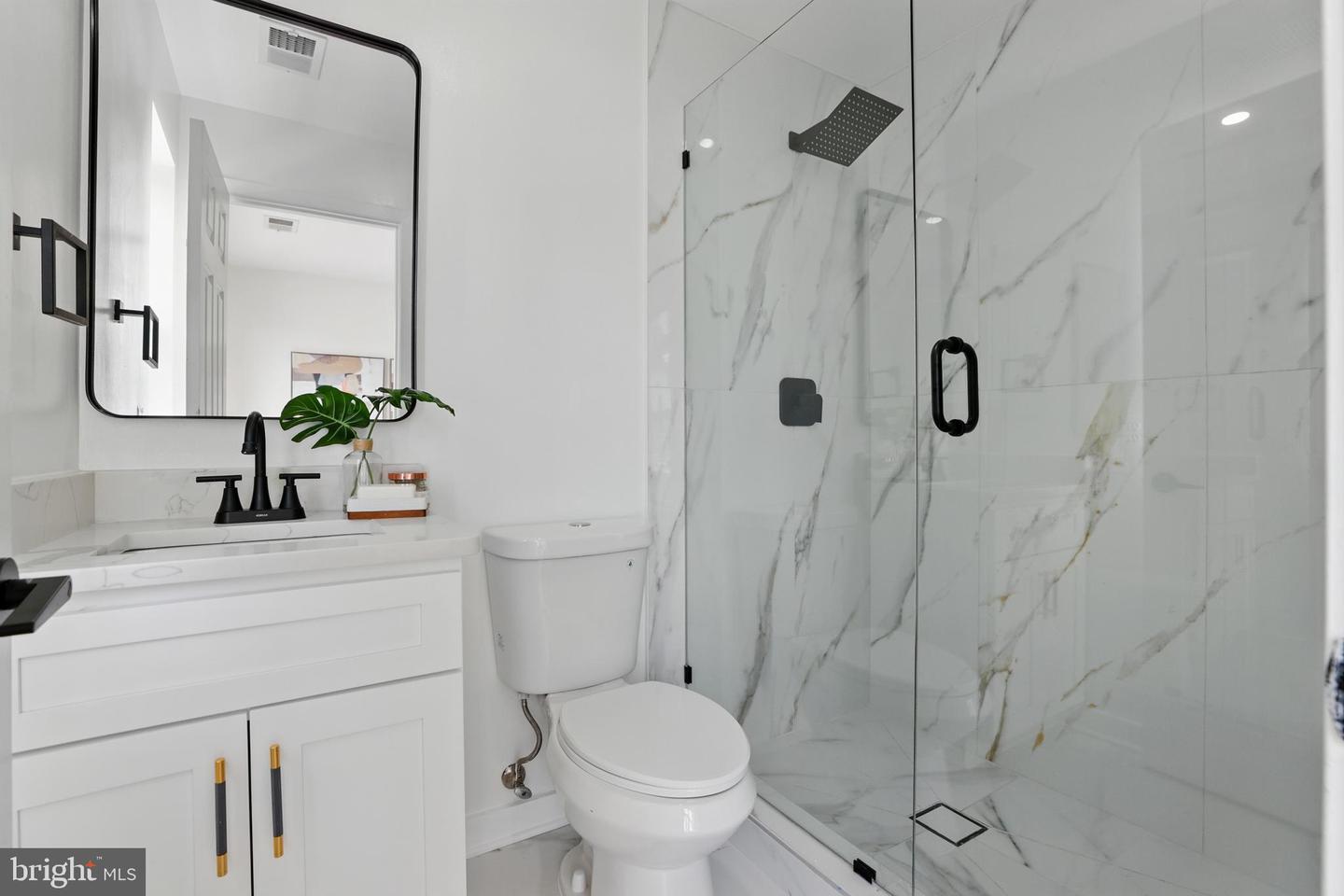 2127 12TH PL NW, WASHINGTON, District Of Columbia 20009, 3 Bedrooms Bedrooms, ,3 BathroomsBathrooms,Residential,For sale,2127 12TH PL NW,DCDC2205352 MLS # DCDC2205352