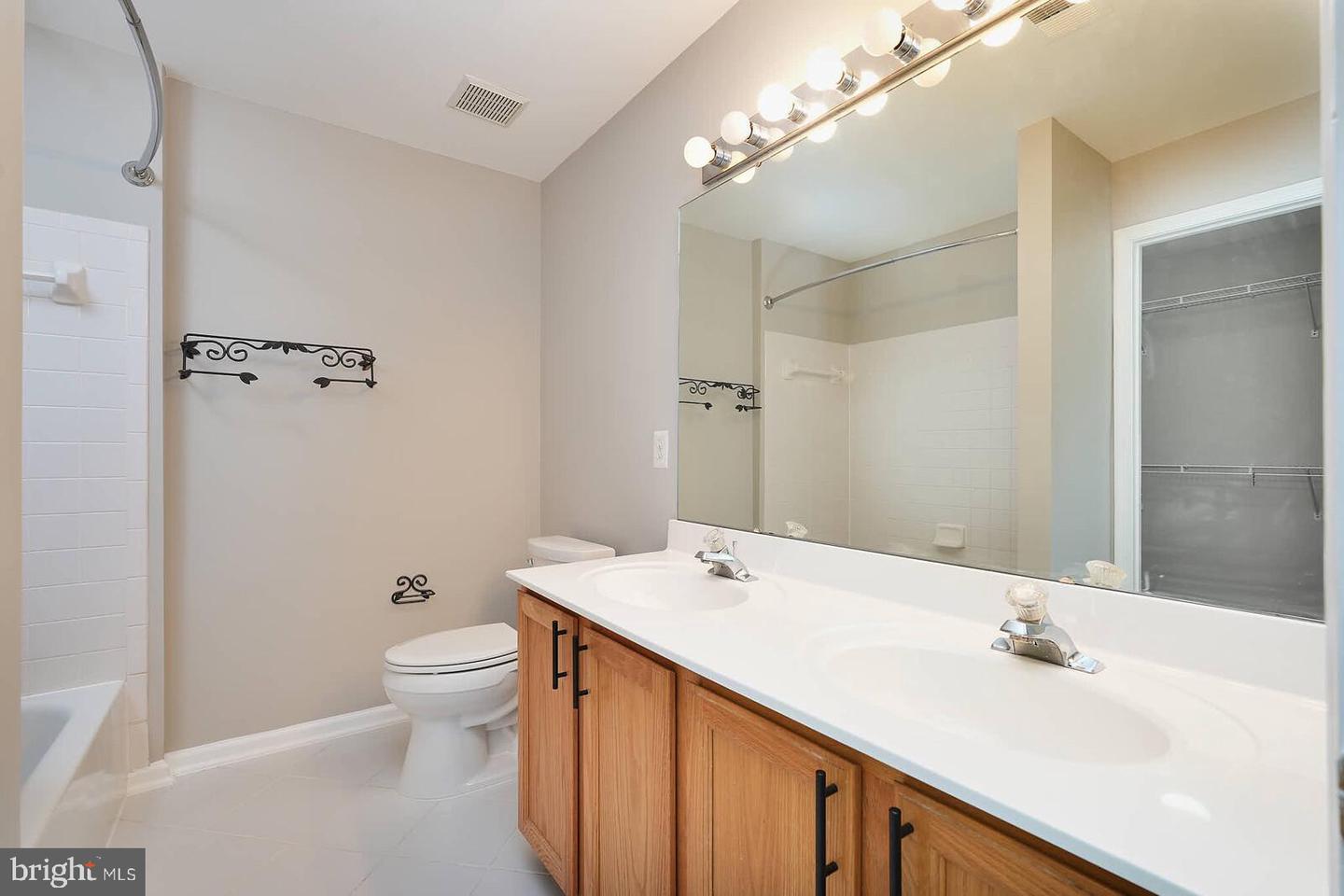 20653 SOUTHWIND TER, ASHBURN, Virginia 20147, 3 Bedrooms Bedrooms, ,3 BathroomsBathrooms,Residential,For sale,20653 SOUTHWIND TER,VALO2100978 MLS # VALO2100978