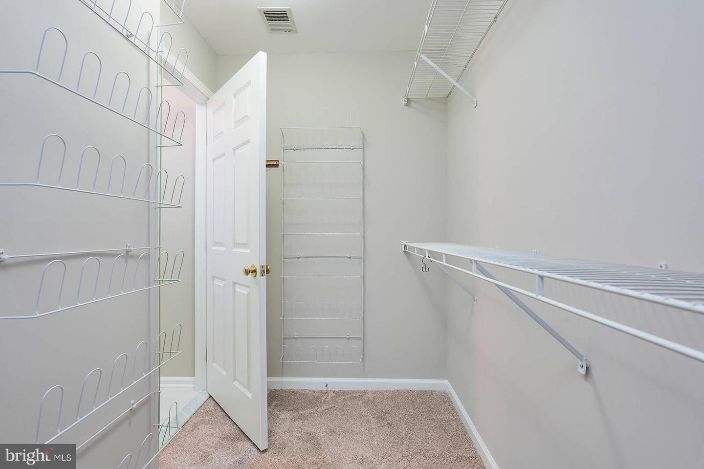 20653 SOUTHWIND TER, ASHBURN, Virginia 20147, 3 Bedrooms Bedrooms, ,3 BathroomsBathrooms,Residential,For sale,20653 SOUTHWIND TER,VALO2100978 MLS # VALO2100978