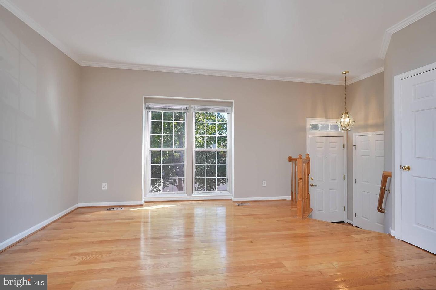 20653 SOUTHWIND TER, ASHBURN, Virginia 20147, 3 Bedrooms Bedrooms, ,3 BathroomsBathrooms,Residential,For sale,20653 SOUTHWIND TER,VALO2100978 MLS # VALO2100978