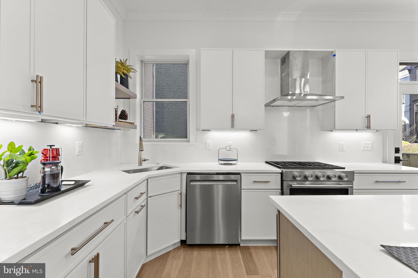600 U ST NW, WASHINGTON, District Of Columbia 20001, 4 Bedrooms Bedrooms, ,3 BathroomsBathrooms,Residential,For sale,600 U ST NW,DCDC2209054 MLS # DCDC2209054
