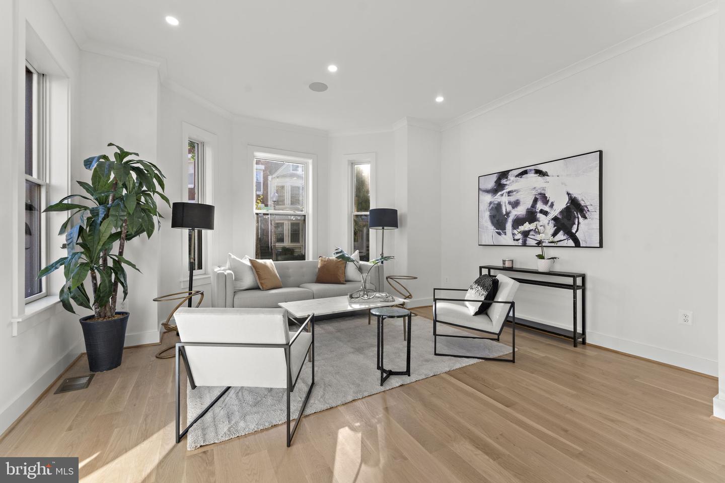 600 U ST NW, WASHINGTON, District Of Columbia 20001, 4 Bedrooms Bedrooms, ,3 BathroomsBathrooms,Residential,For sale,600 U ST NW,DCDC2209054 MLS # DCDC2209054