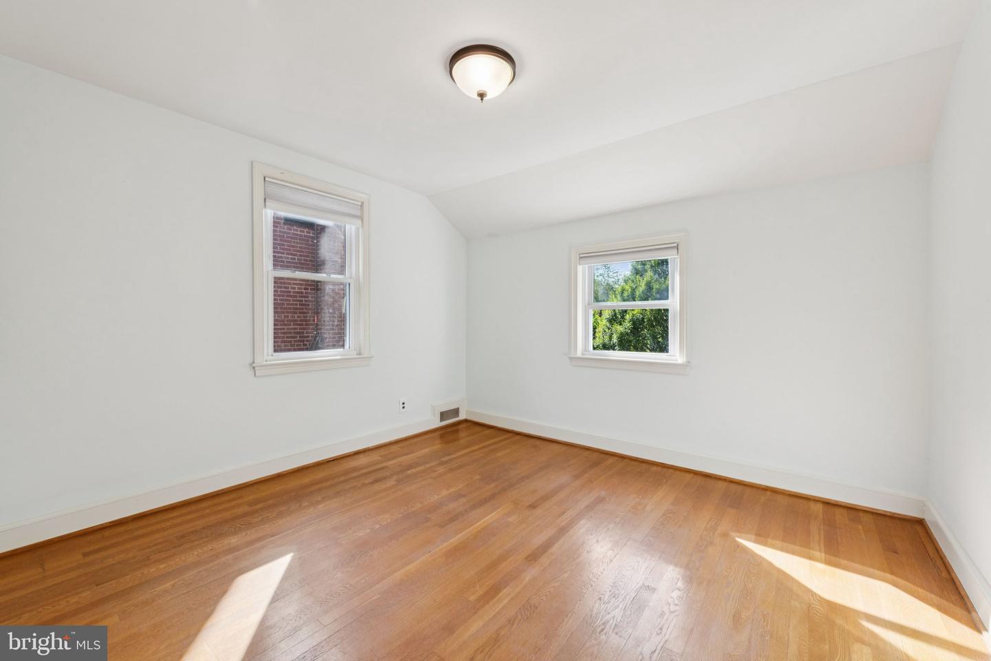 4409 BUTTERWORTH PL NW, WASHINGTON, District Of Columbia 20016, 3 Bedrooms Bedrooms, ,3 BathroomsBathrooms,Residential,For sale,4409 BUTTERWORTH PL NW,DCDC2209132 MLS # DCDC2209132