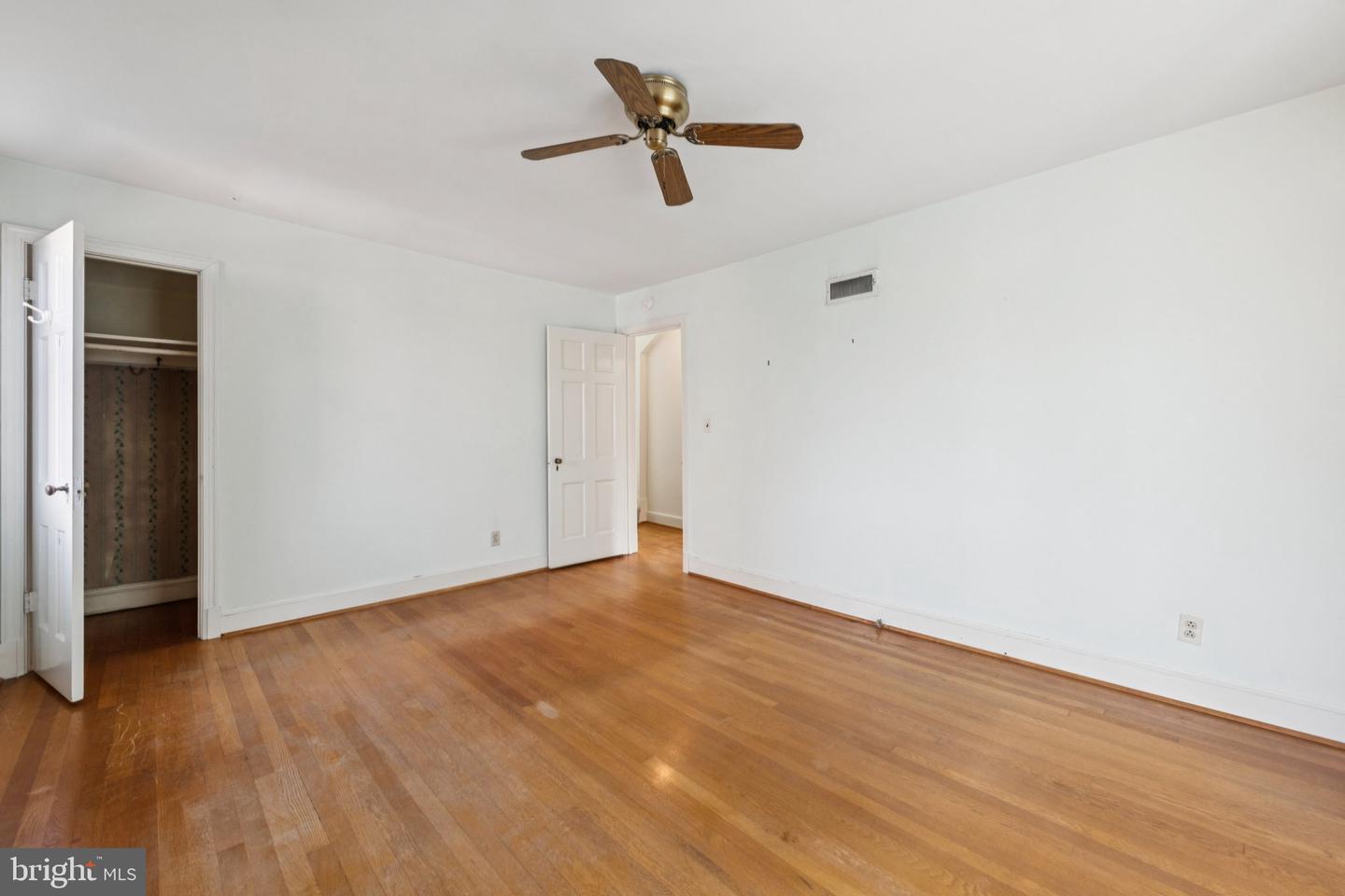 4409 BUTTERWORTH PL NW, WASHINGTON, District Of Columbia 20016, 3 Bedrooms Bedrooms, ,3 BathroomsBathrooms,Residential,For sale,4409 BUTTERWORTH PL NW,DCDC2209132 MLS # DCDC2209132