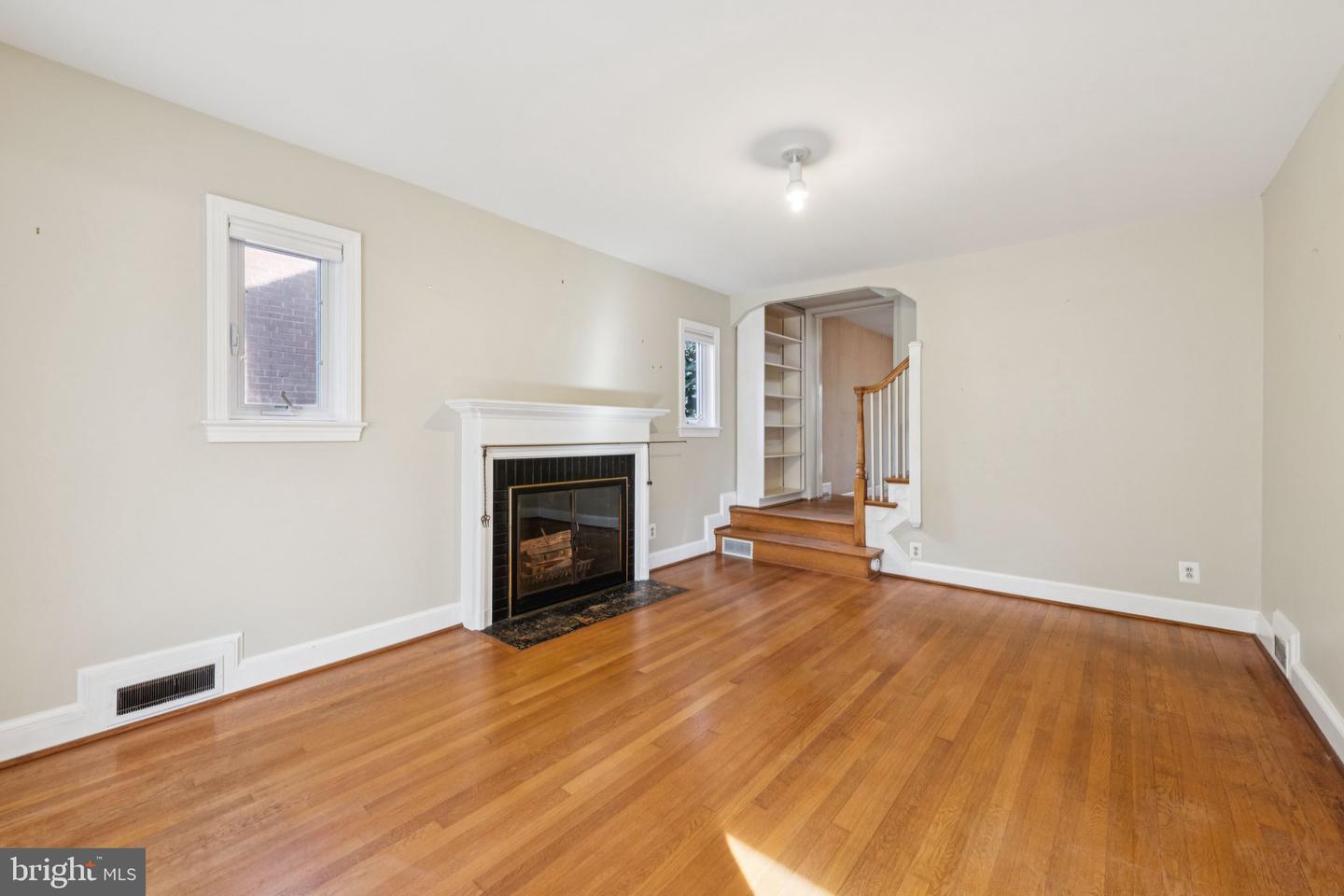 4409 BUTTERWORTH PL NW, WASHINGTON, District Of Columbia 20016, 3 Bedrooms Bedrooms, ,3 BathroomsBathrooms,Residential,For sale,4409 BUTTERWORTH PL NW,DCDC2209132 MLS # DCDC2209132