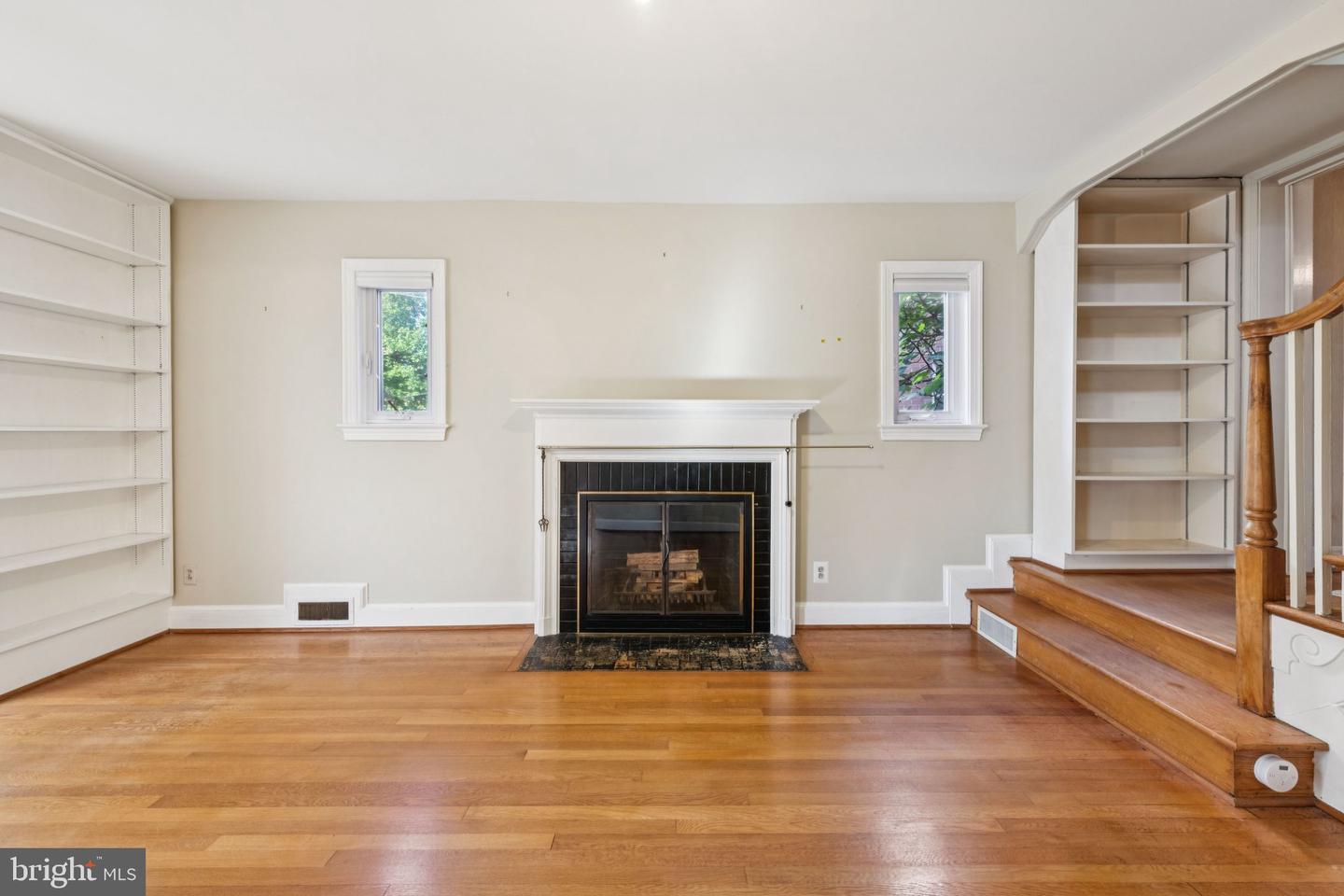 4409 BUTTERWORTH PL NW, WASHINGTON, District Of Columbia 20016, 3 Bedrooms Bedrooms, ,3 BathroomsBathrooms,Residential,For sale,4409 BUTTERWORTH PL NW,DCDC2209132 MLS # DCDC2209132