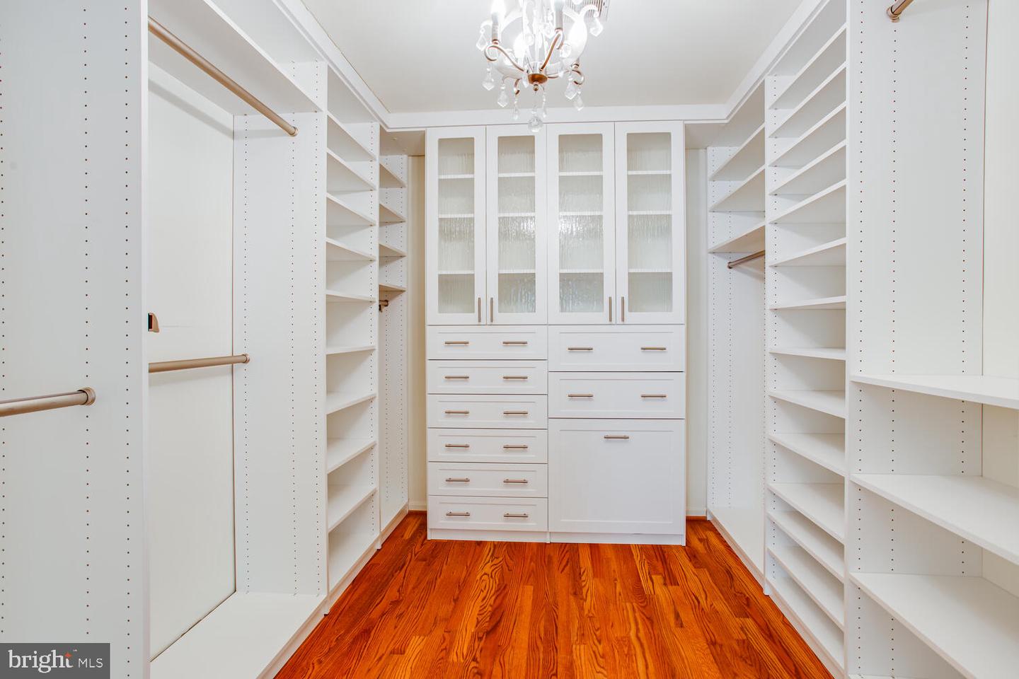 1201 DARTMOUTH RD, ALEXANDRIA, Virginia 22314, 4 Bedrooms Bedrooms, 13 Rooms Rooms,3 BathroomsBathrooms,Residential,For sale,1201 DARTMOUTH RD,VAAX2047358 MLS # VAAX2047358