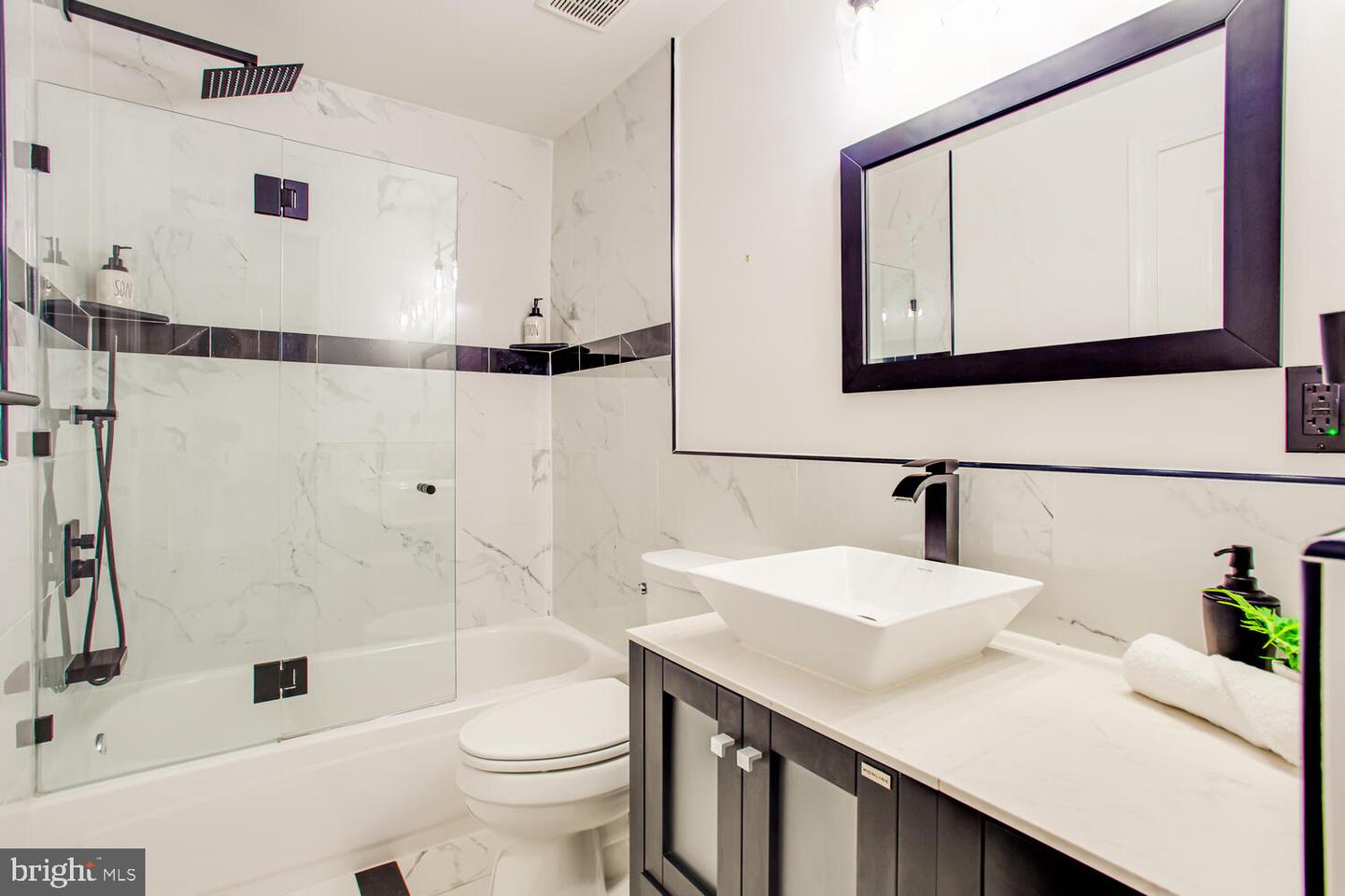 1201 DARTMOUTH RD, ALEXANDRIA, Virginia 22314, 4 Bedrooms Bedrooms, 13 Rooms Rooms,3 BathroomsBathrooms,Residential,For sale,1201 DARTMOUTH RD,VAAX2047358 MLS # VAAX2047358