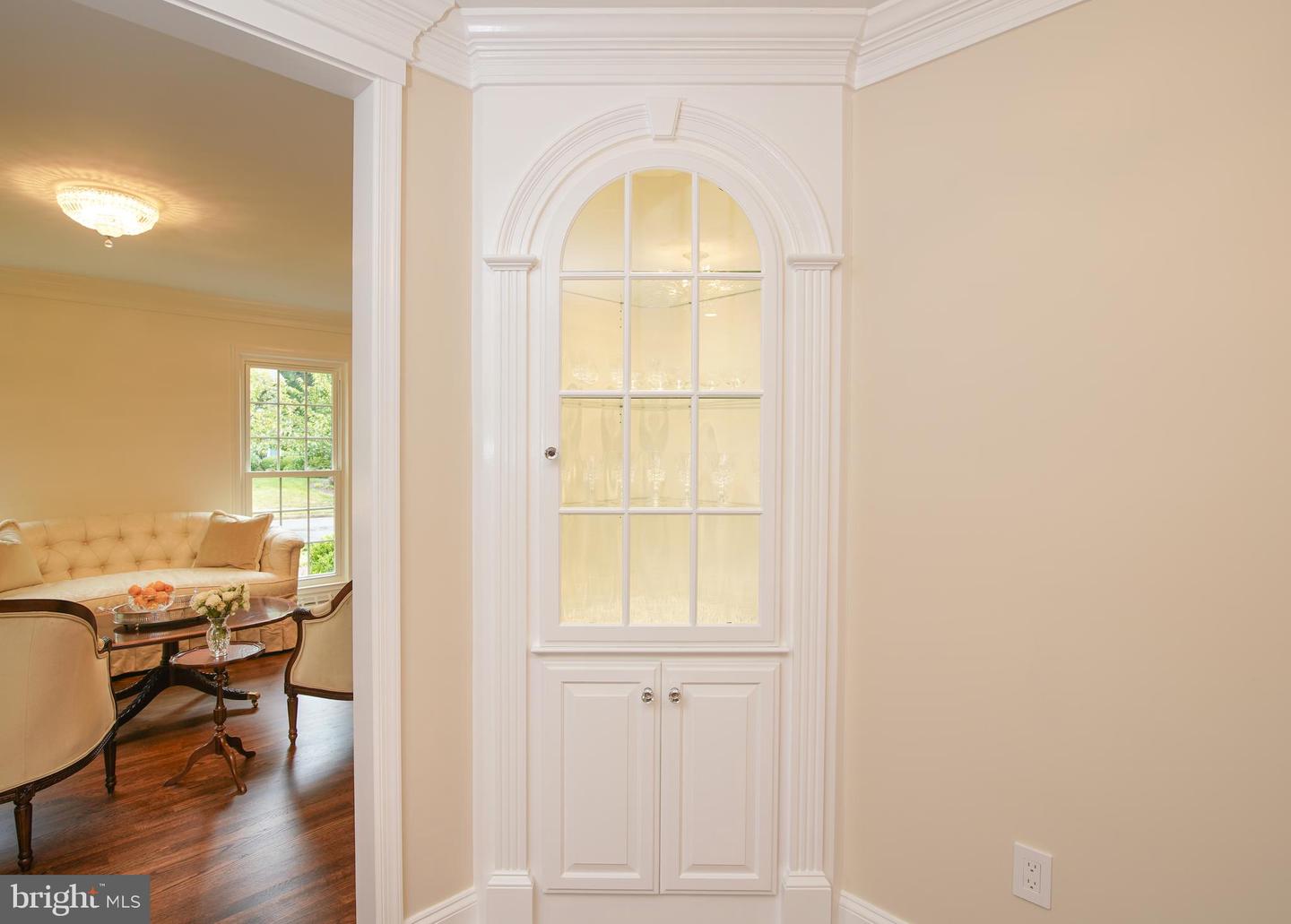 2504 W MEREDITH DR, VIENNA, Virginia 22181, 6 Bedrooms Bedrooms, ,5 BathroomsBathrooms,Residential,For sale,2504 W MEREDITH DR,VAFX2256898 MLS # VAFX2256898