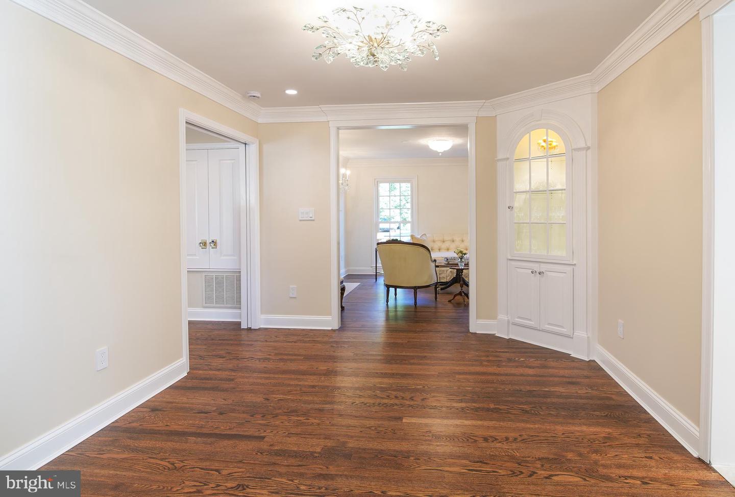 2504 W MEREDITH DR, VIENNA, Virginia 22181, 6 Bedrooms Bedrooms, ,5 BathroomsBathrooms,Residential,For sale,2504 W MEREDITH DR,VAFX2256898 MLS # VAFX2256898