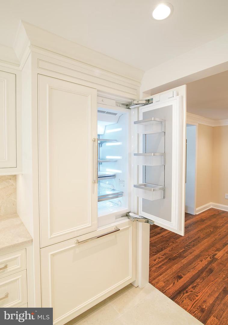 2504 W MEREDITH DR, VIENNA, Virginia 22181, 6 Bedrooms Bedrooms, ,5 BathroomsBathrooms,Residential,For sale,2504 W MEREDITH DR,VAFX2256898 MLS # VAFX2256898