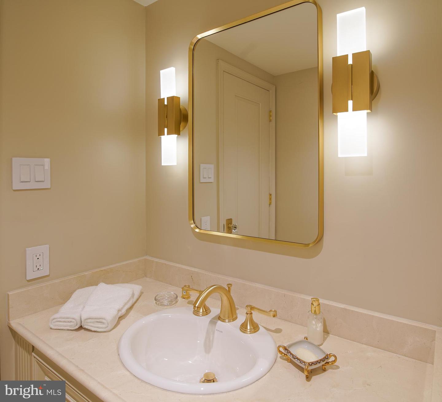 2504 W MEREDITH DR, VIENNA, Virginia 22181, 6 Bedrooms Bedrooms, ,5 BathroomsBathrooms,Residential,For sale,2504 W MEREDITH DR,VAFX2256898 MLS # VAFX2256898