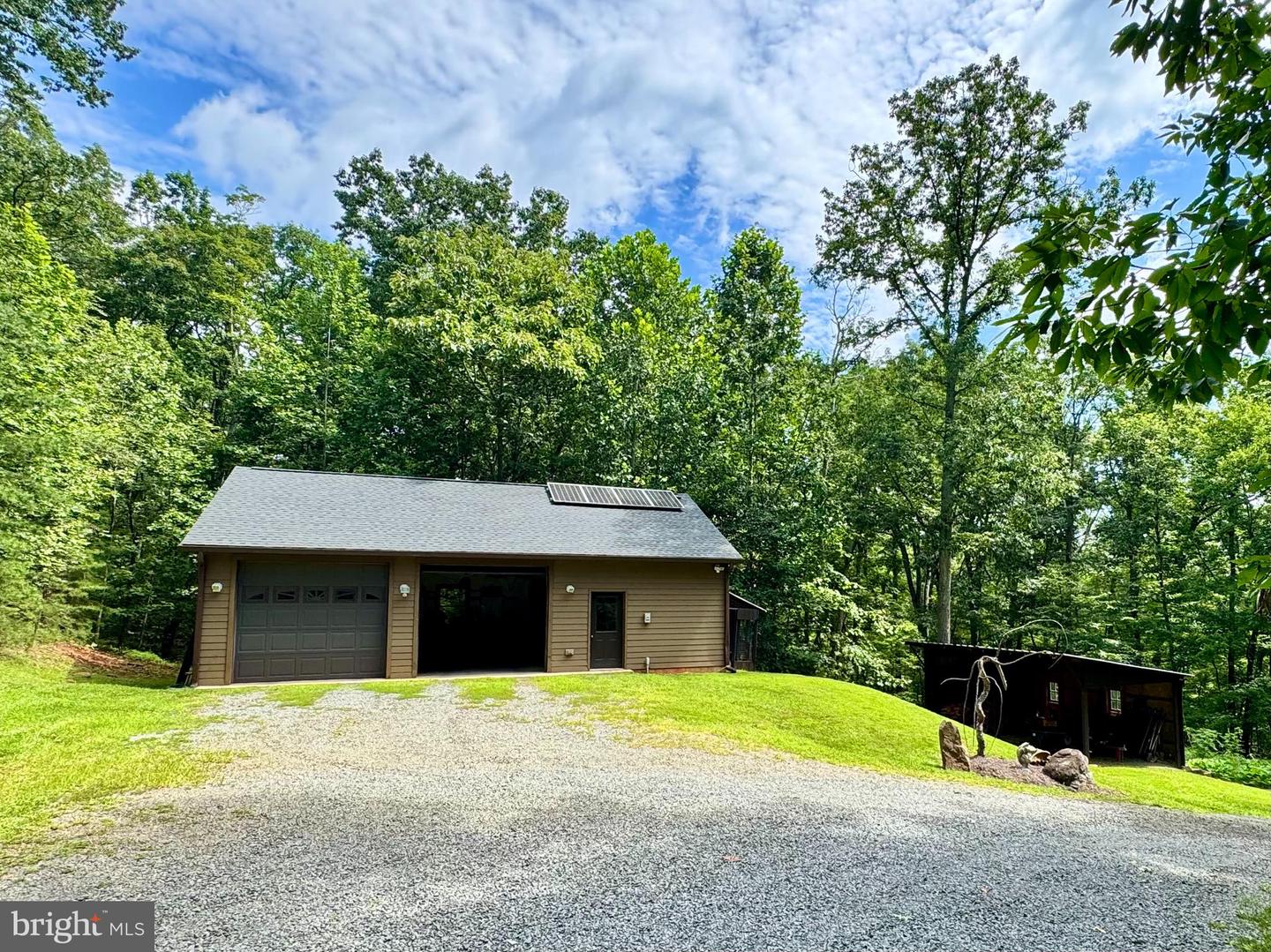 5065 COUNTRY CREEK LN, BROAD RUN, Virginia 20137, 3 Bedrooms Bedrooms, ,3 BathroomsBathrooms,Residential,For sale,5065 COUNTRY CREEK LN,VAFQ2017672 MLS # VAFQ2017672