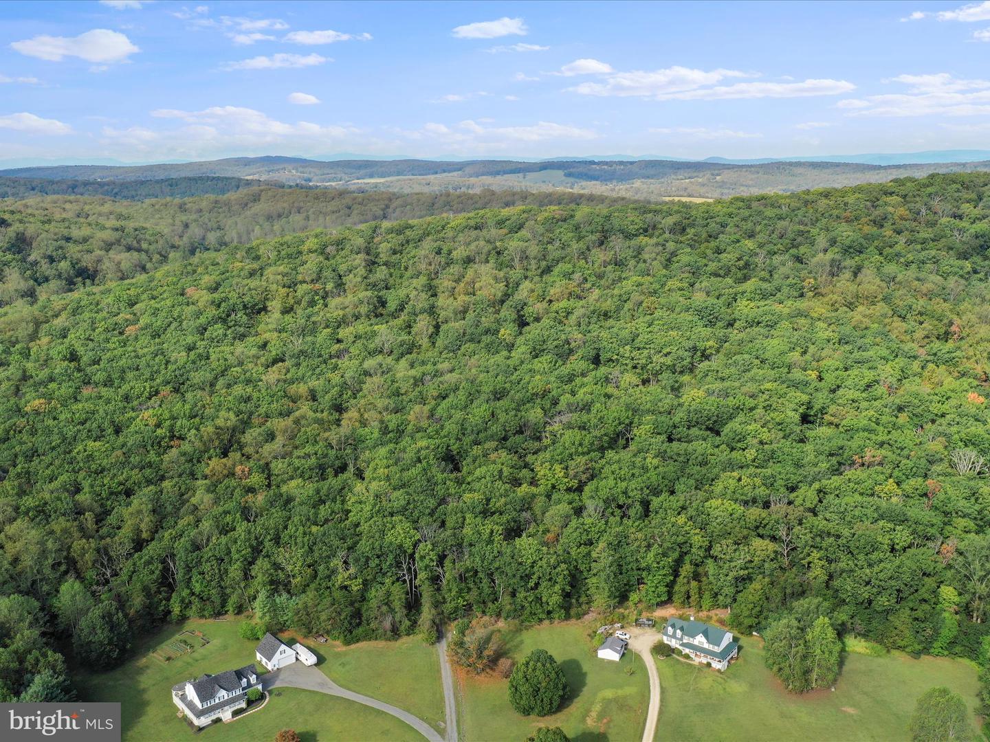5065 COUNTRY CREEK LN, BROAD RUN, Virginia 20137, 3 Bedrooms Bedrooms, ,3 BathroomsBathrooms,Residential,For sale,5065 COUNTRY CREEK LN,VAFQ2017672 MLS # VAFQ2017672