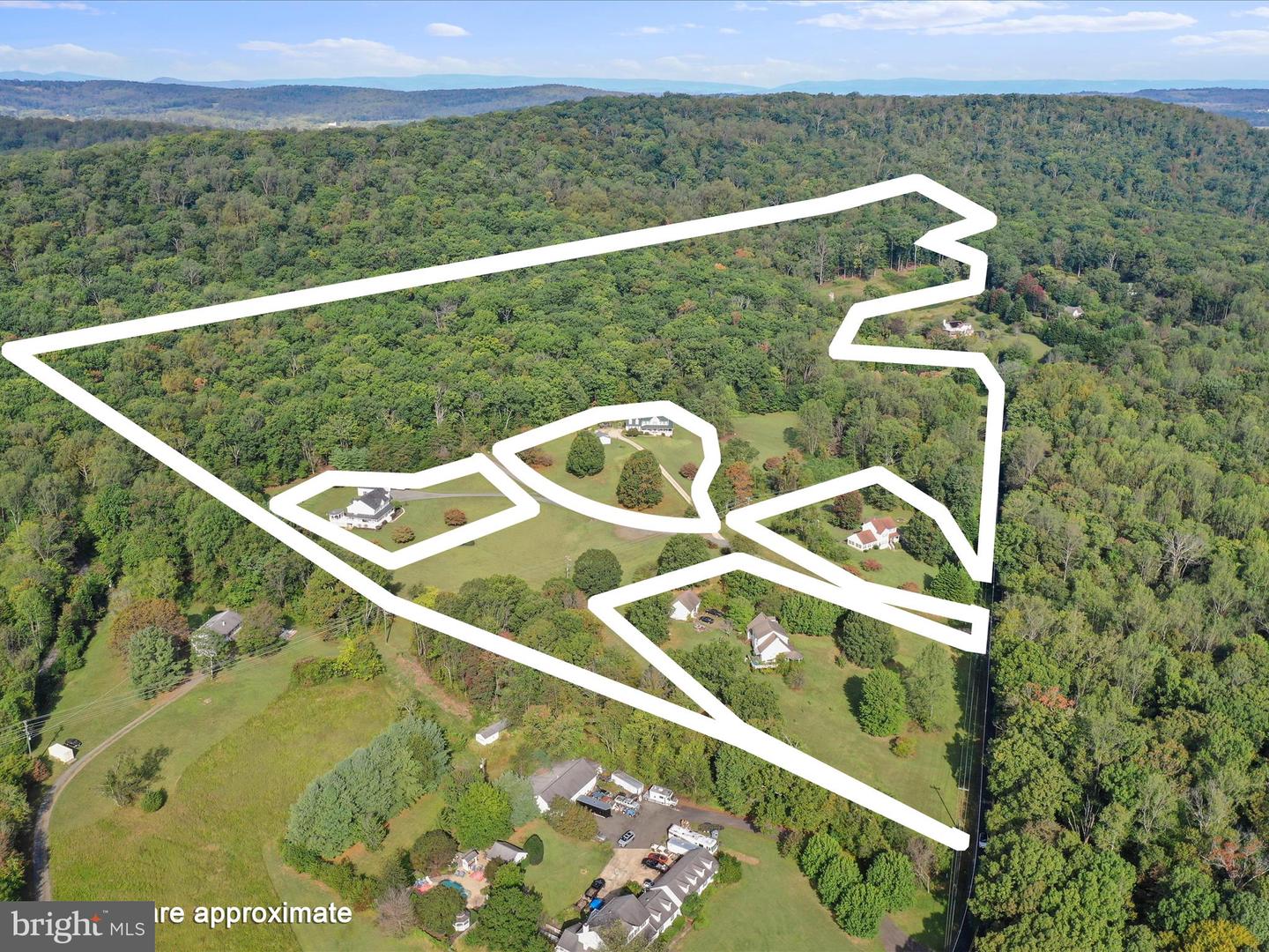 5065 COUNTRY CREEK LN, BROAD RUN, Virginia 20137, 3 Bedrooms Bedrooms, ,3 BathroomsBathrooms,Residential,For sale,5065 COUNTRY CREEK LN,VAFQ2017672 MLS # VAFQ2017672