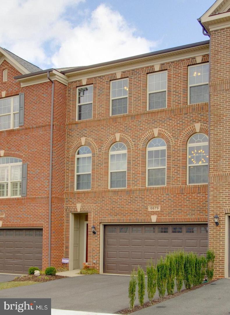 6679 BARTRAMS FOREST LN, HAYMARKET, Virginia 20169, 3 Bedrooms Bedrooms, ,2 BathroomsBathrooms,Residential,For sale,6679 BARTRAMS FOREST LN,VAPW2100728 MLS # VAPW2100728