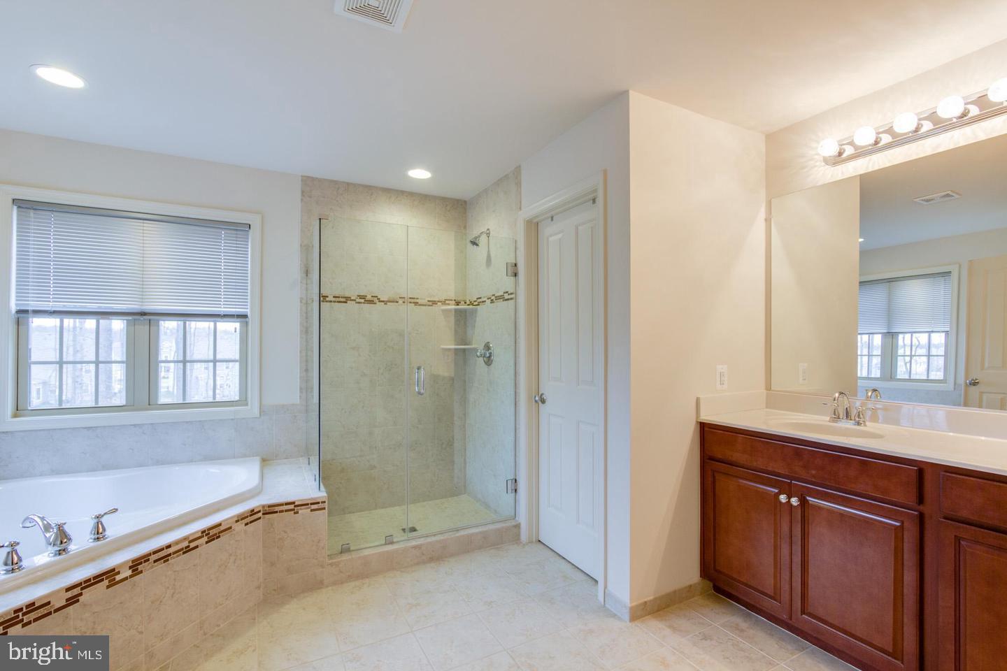 6679 BARTRAMS FOREST LN, HAYMARKET, Virginia 20169, 3 Bedrooms Bedrooms, ,2 BathroomsBathrooms,Residential,For sale,6679 BARTRAMS FOREST LN,VAPW2100728 MLS # VAPW2100728