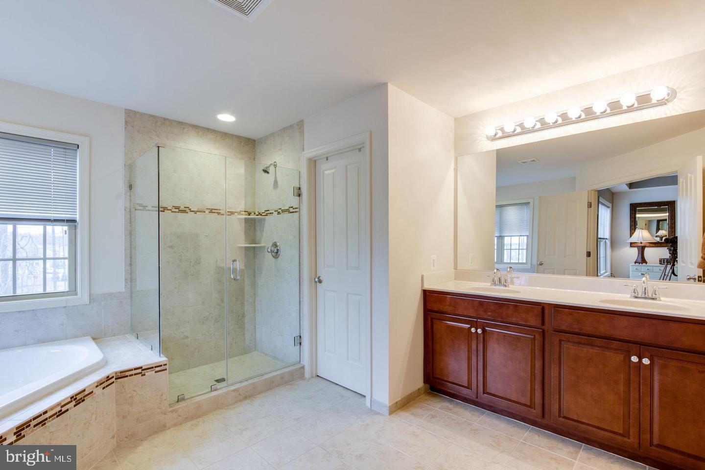 6679 BARTRAMS FOREST LN, HAYMARKET, Virginia 20169, 3 Bedrooms Bedrooms, ,2 BathroomsBathrooms,Residential,For sale,6679 BARTRAMS FOREST LN,VAPW2100728 MLS # VAPW2100728
