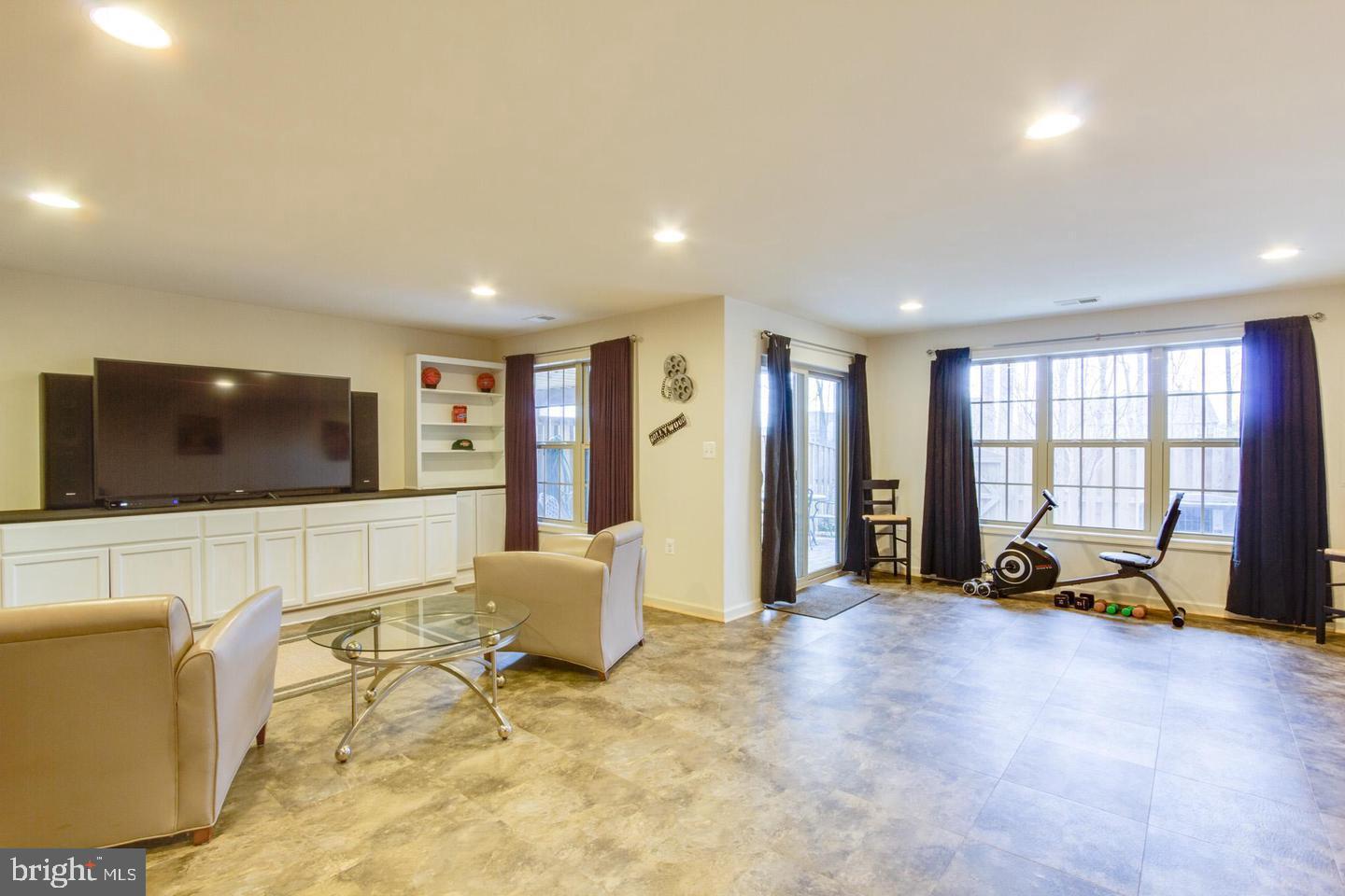 6679 BARTRAMS FOREST LN, HAYMARKET, Virginia 20169, 3 Bedrooms Bedrooms, ,2 BathroomsBathrooms,Residential,For sale,6679 BARTRAMS FOREST LN,VAPW2100728 MLS # VAPW2100728