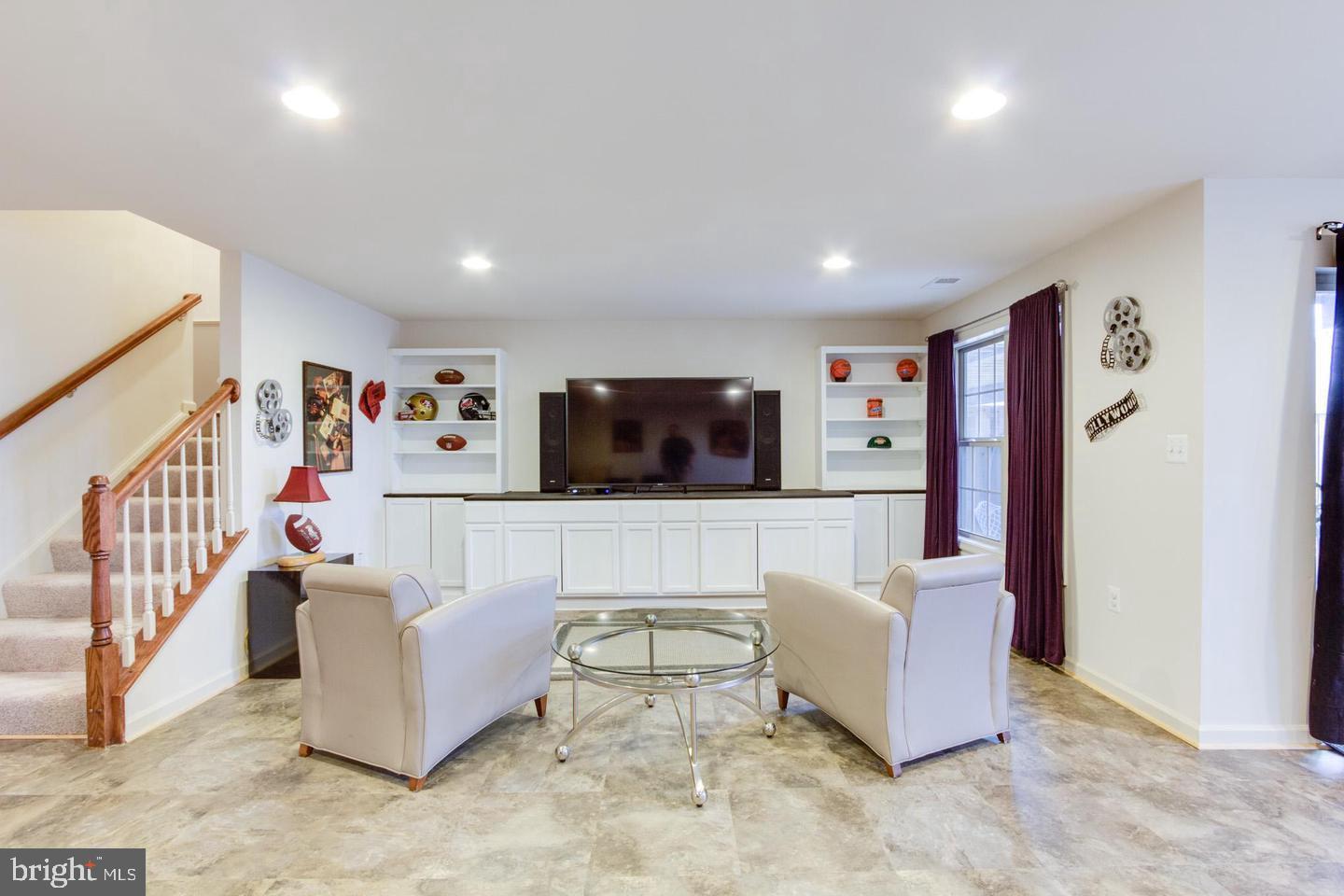 6679 BARTRAMS FOREST LN, HAYMARKET, Virginia 20169, 3 Bedrooms Bedrooms, ,2 BathroomsBathrooms,Residential,For sale,6679 BARTRAMS FOREST LN,VAPW2100728 MLS # VAPW2100728