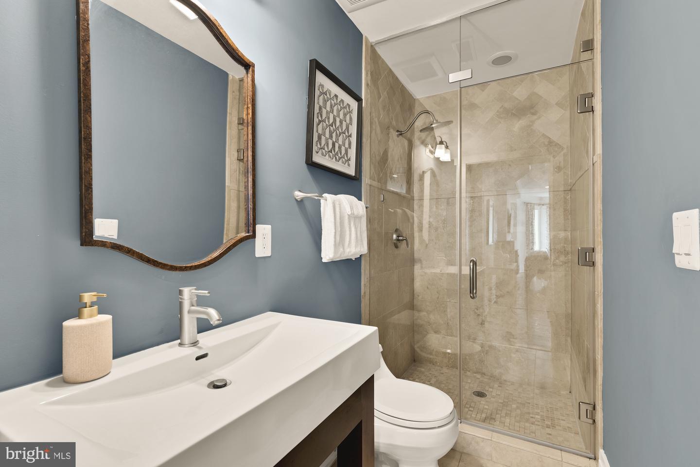 1918 15TH ST NW #2, WASHINGTON, District Of Columbia 20009, 2 Bedrooms Bedrooms, ,2 BathroomsBathrooms,Residential,For sale,1918 15TH ST NW #2,DCDC2214736 MLS # DCDC2214736