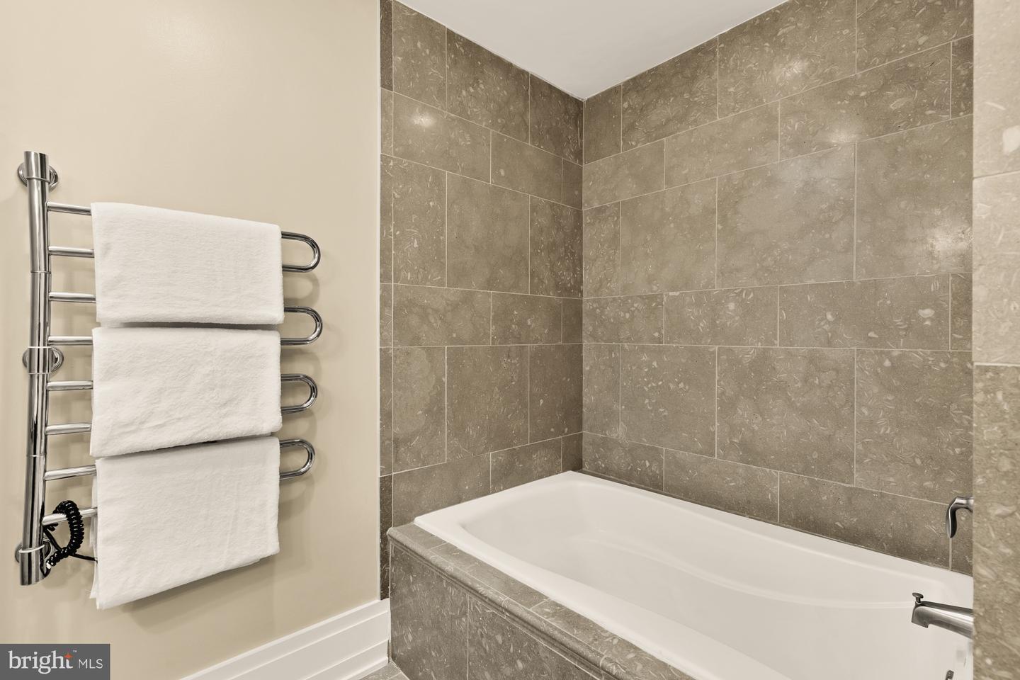 1918 15TH ST NW #2, WASHINGTON, District Of Columbia 20009, 2 Bedrooms Bedrooms, ,2 BathroomsBathrooms,Residential,For sale,1918 15TH ST NW #2,DCDC2214736 MLS # DCDC2214736